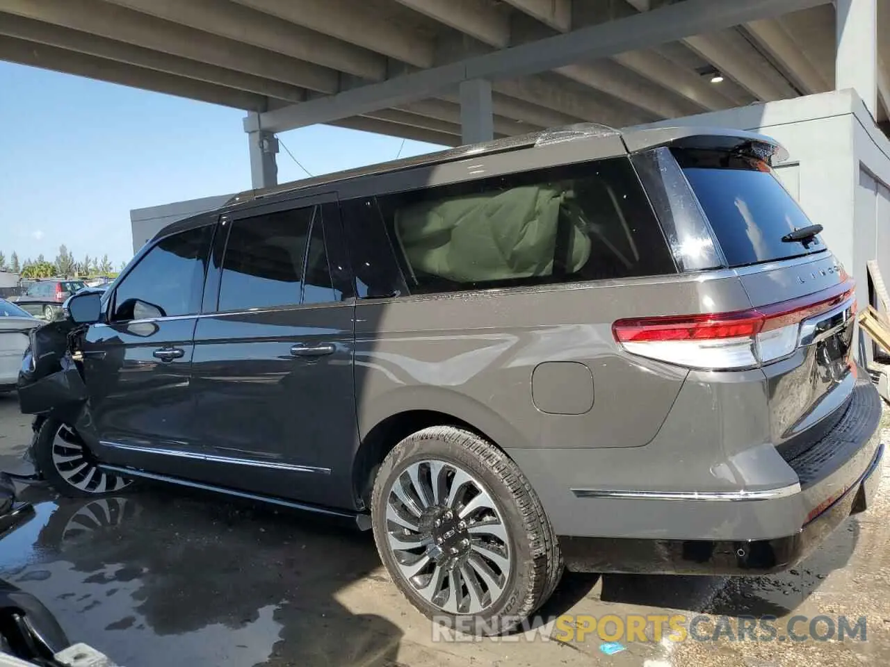 2 Photograph of a damaged car 5LMJJ3TG7REL07346 LINCOLN NAVIGATOR 2024