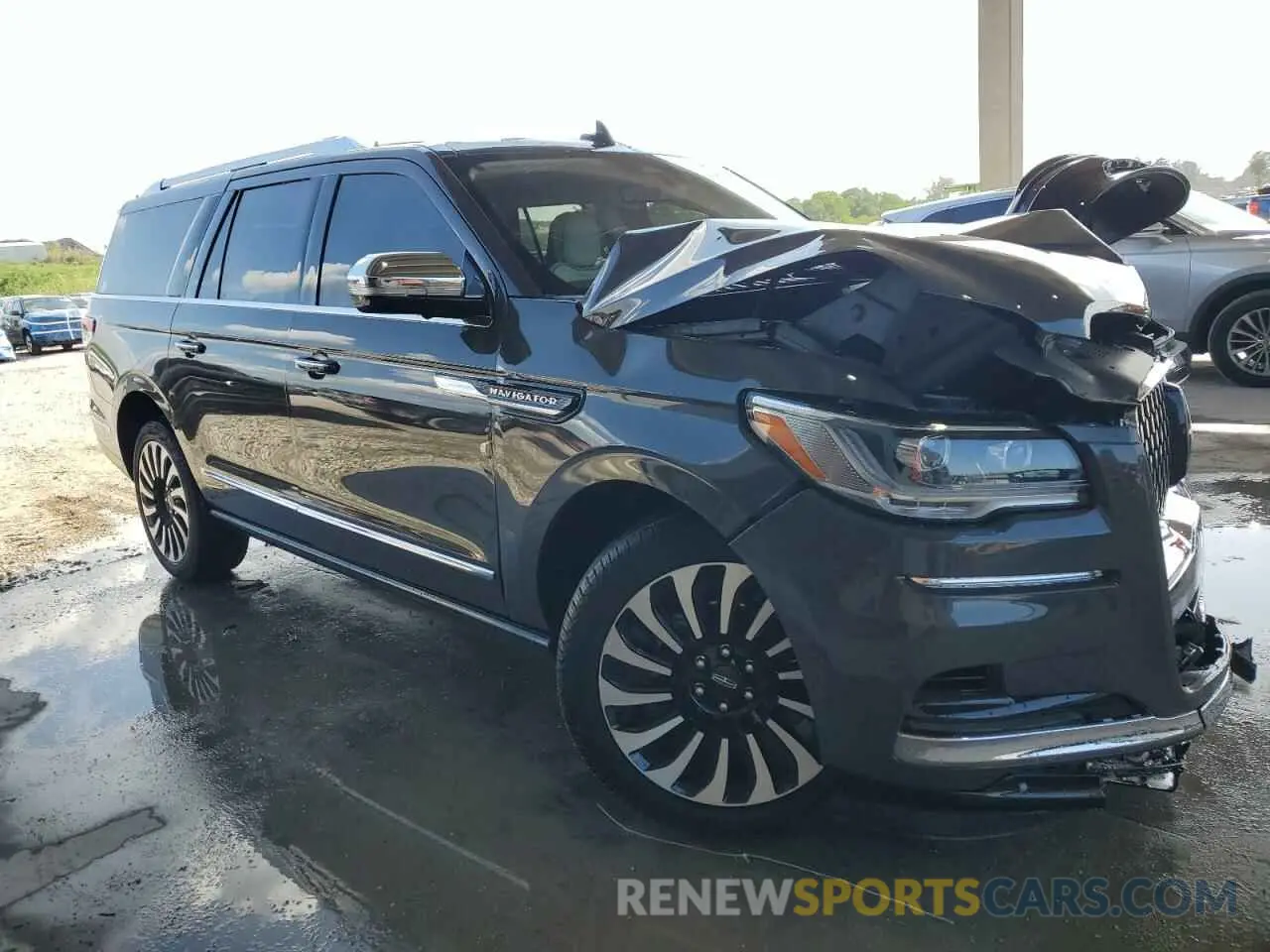 4 Photograph of a damaged car 5LMJJ3TG7REL07346 LINCOLN NAVIGATOR 2024