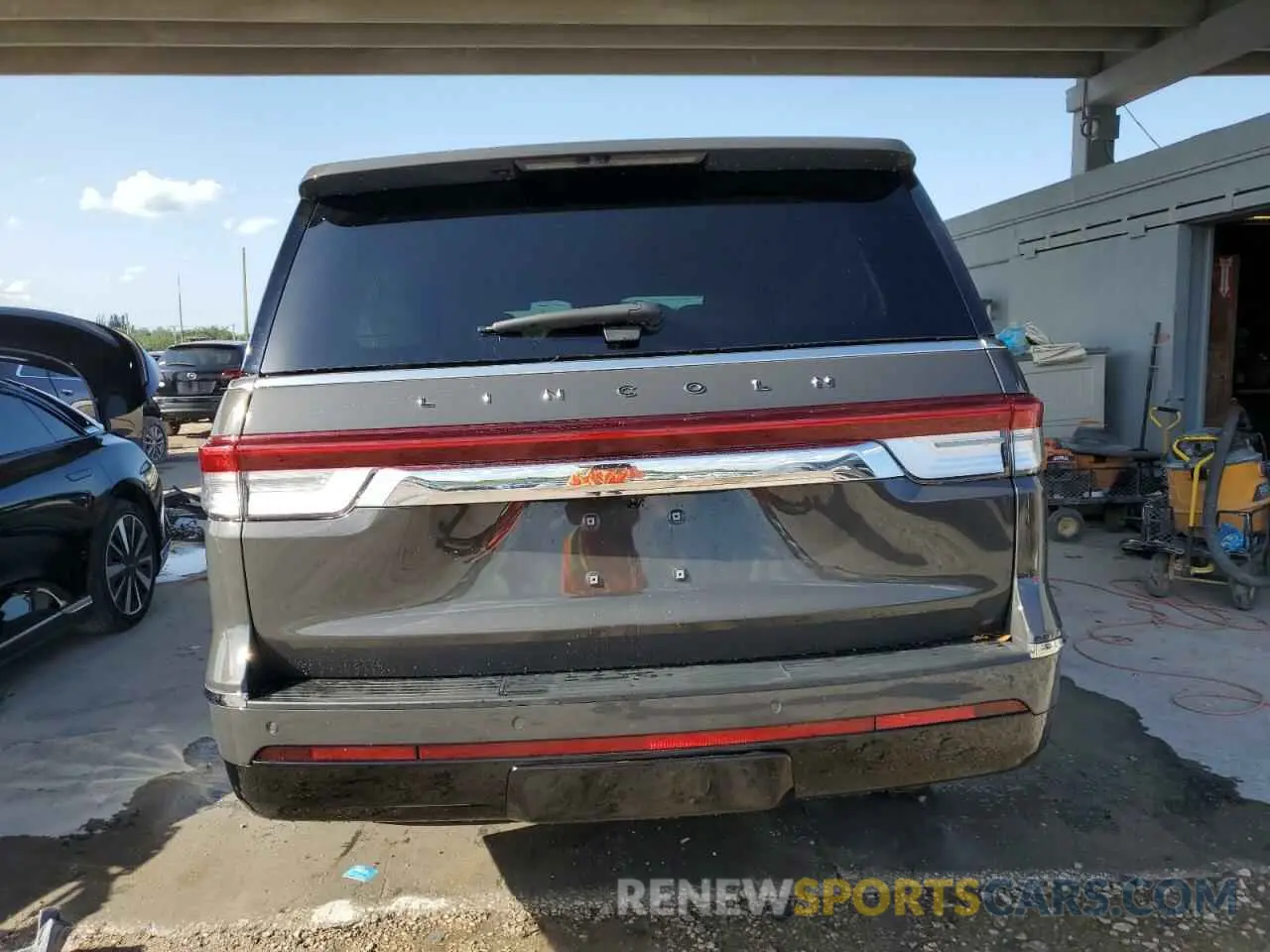 6 Photograph of a damaged car 5LMJJ3TG7REL07346 LINCOLN NAVIGATOR 2024