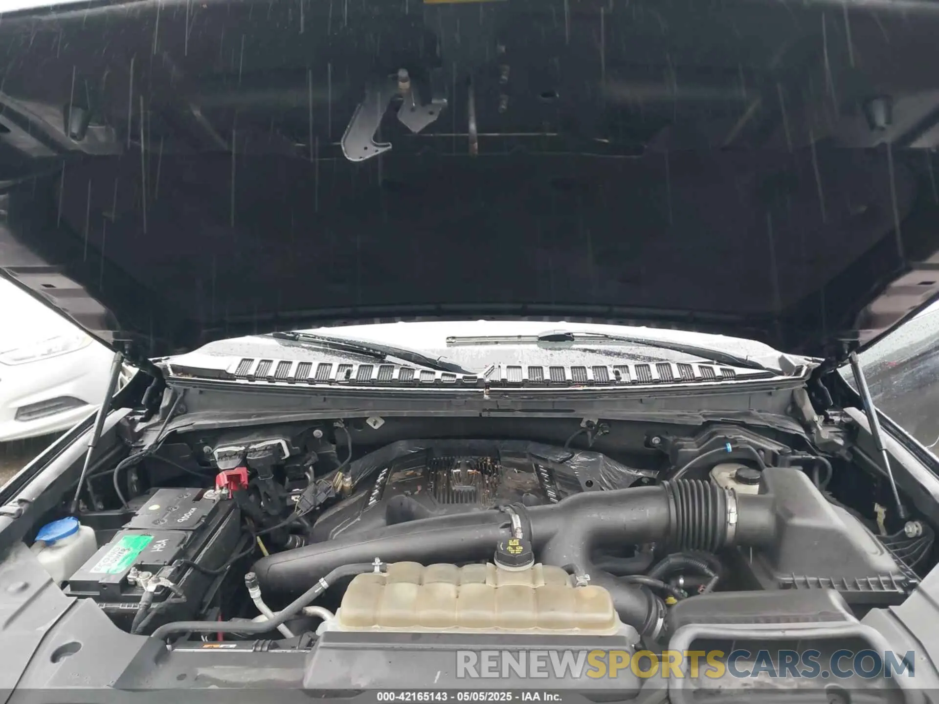 10 Photograph of a damaged car 5LMJJ3LT3KEL23451 LINCOLN NAVIGATOR L 2019