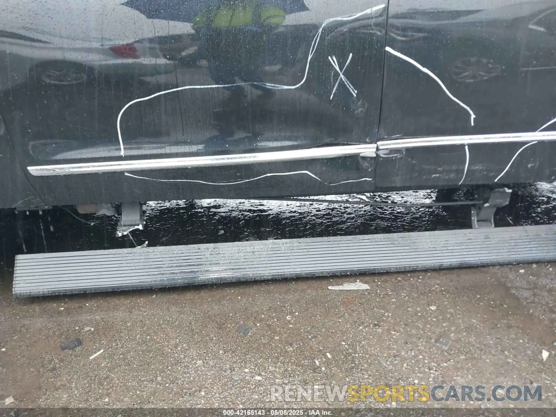 19 Photograph of a damaged car 5LMJJ3LT3KEL23451 LINCOLN NAVIGATOR L 2019