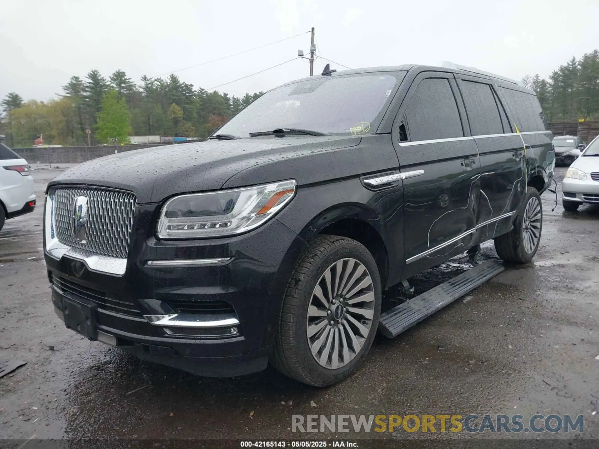 2 Photograph of a damaged car 5LMJJ3LT3KEL23451 LINCOLN NAVIGATOR L 2019