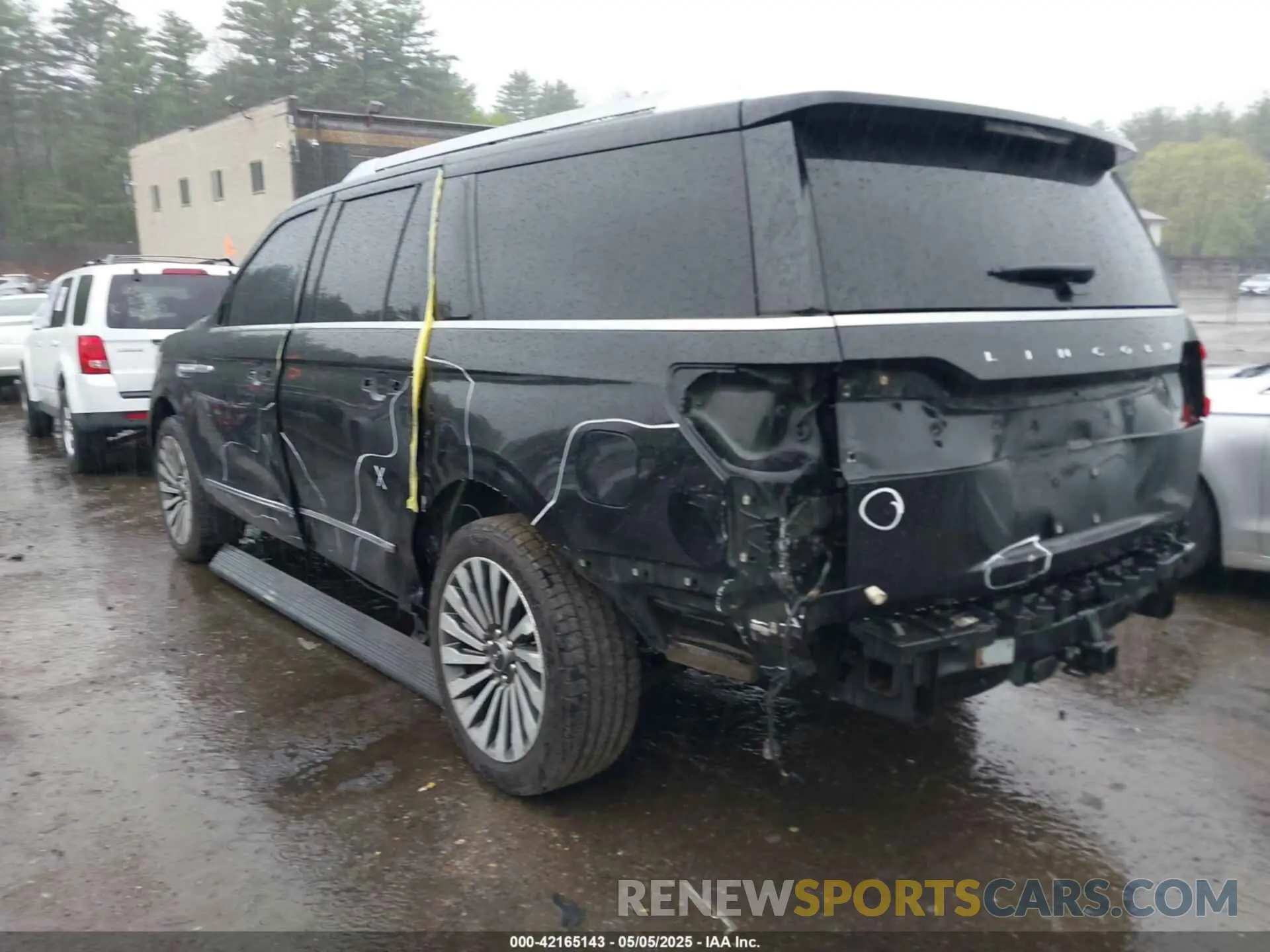 3 Photograph of a damaged car 5LMJJ3LT3KEL23451 LINCOLN NAVIGATOR L 2019