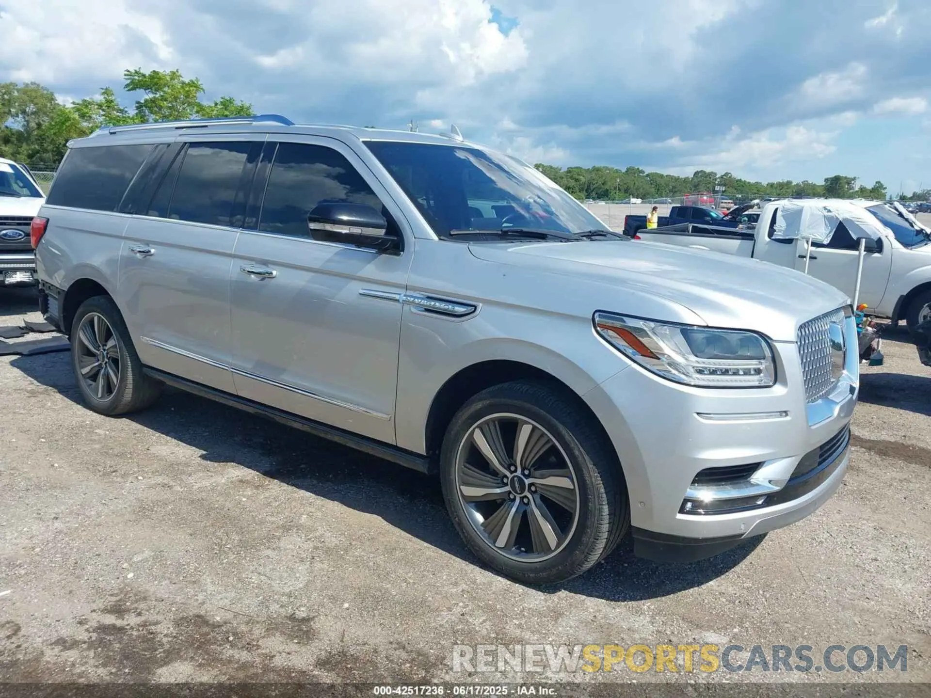 1 Photograph of a damaged car 5LMJJ3LT7KEL16406 LINCOLN NAVIGATOR L 2019