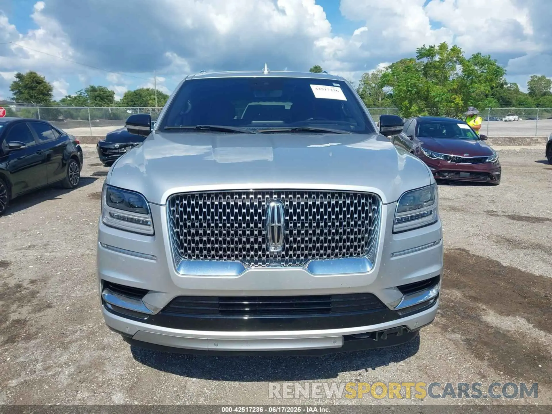 12 Photograph of a damaged car 5LMJJ3LT7KEL16406 LINCOLN NAVIGATOR L 2019