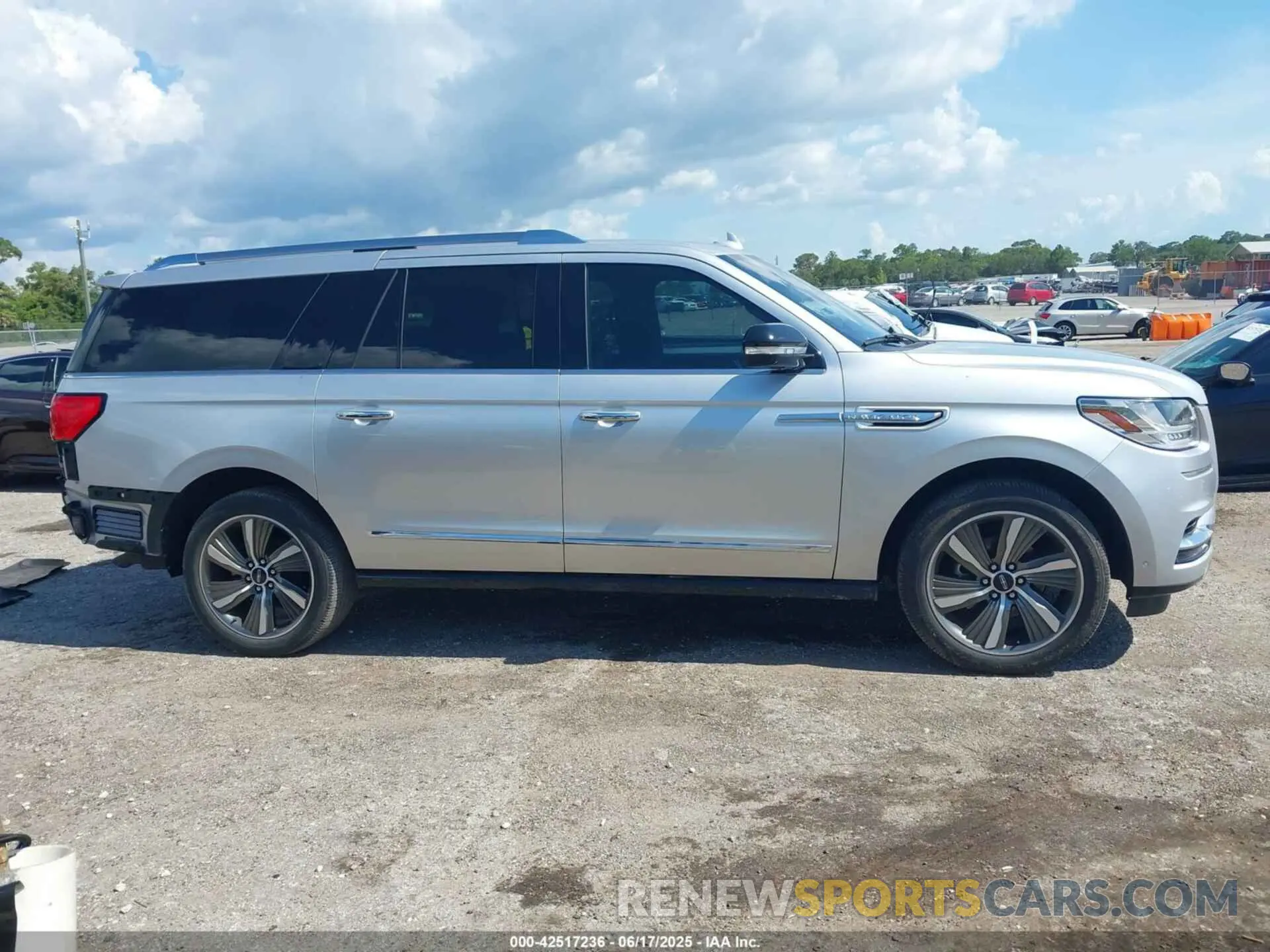 13 Photograph of a damaged car 5LMJJ3LT7KEL16406 LINCOLN NAVIGATOR L 2019