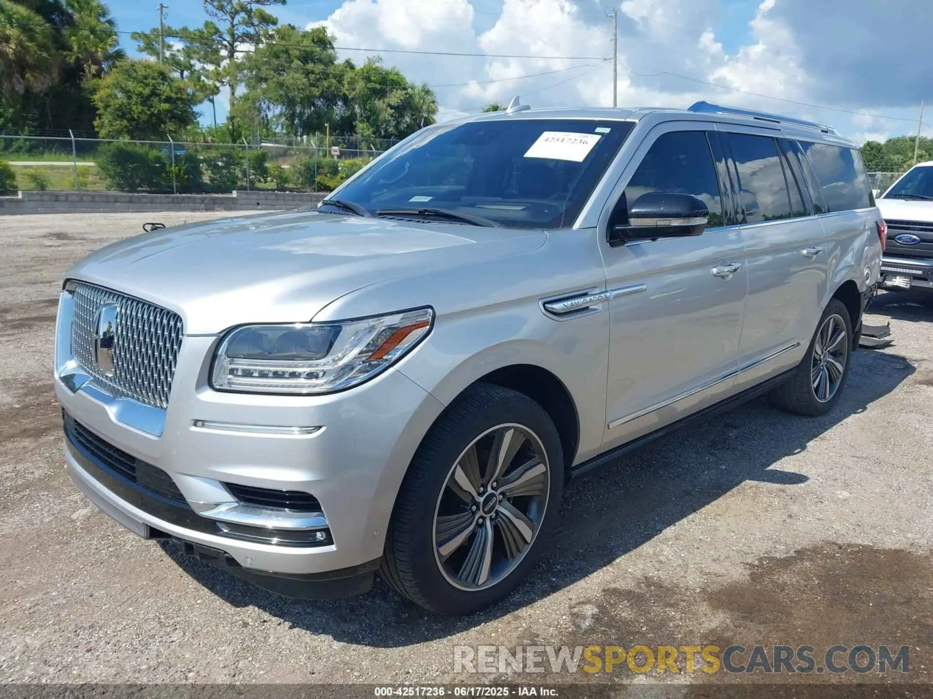 2 Photograph of a damaged car 5LMJJ3LT7KEL16406 LINCOLN NAVIGATOR L 2019