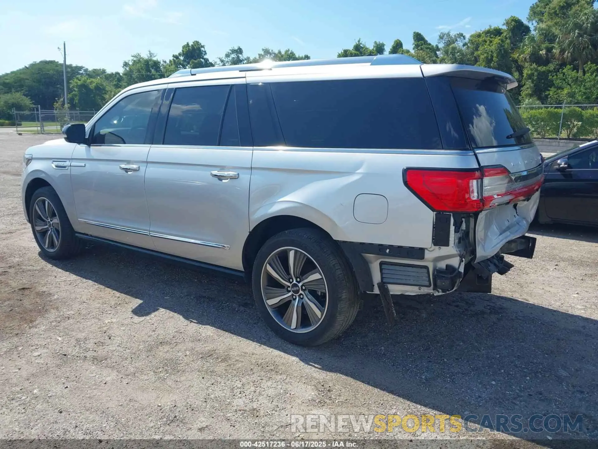 3 Photograph of a damaged car 5LMJJ3LT7KEL16406 LINCOLN NAVIGATOR L 2019