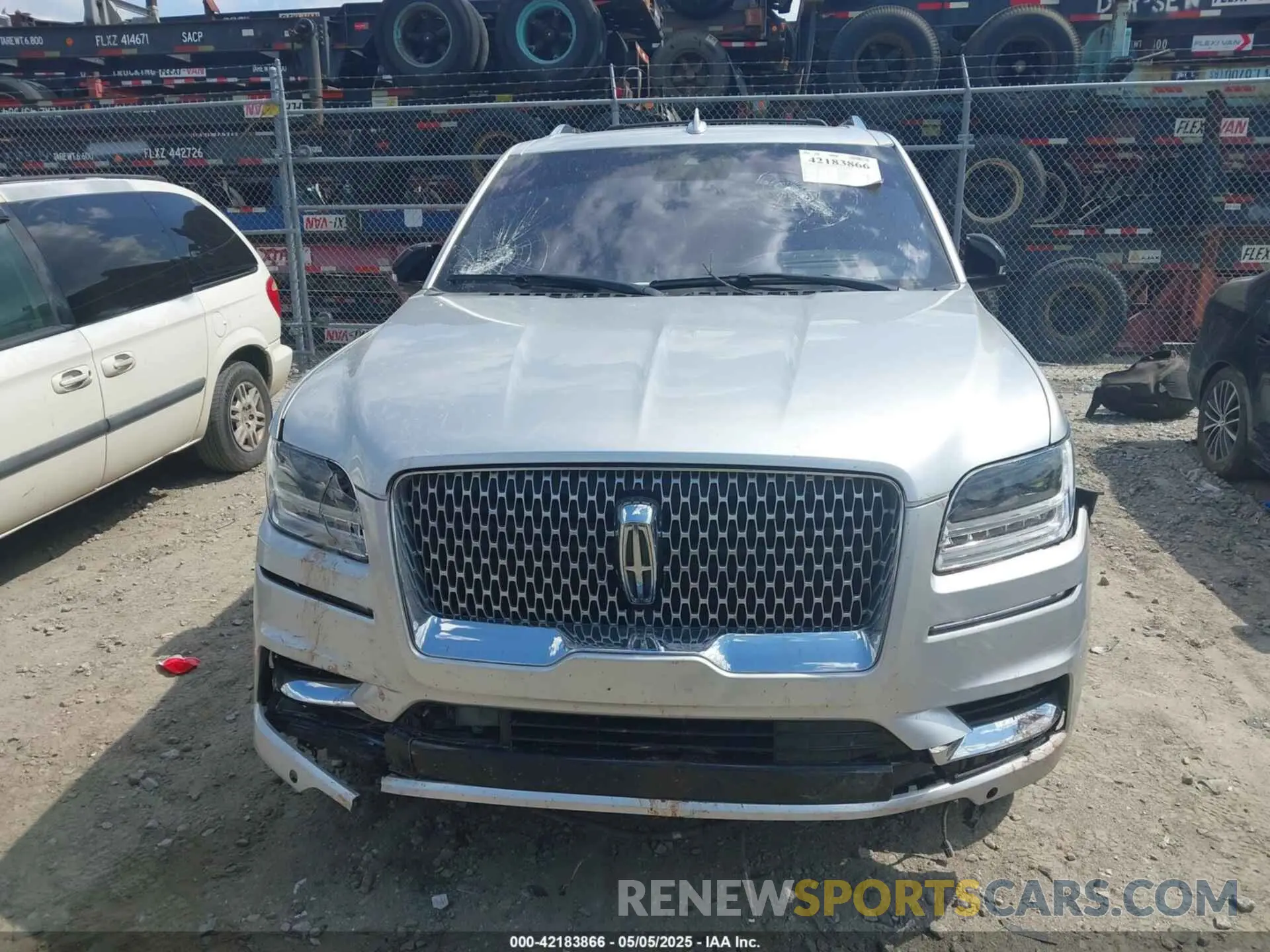 12 Photograph of a damaged car 5LMJJ3LT9KEL04872 LINCOLN NAVIGATOR L 2019