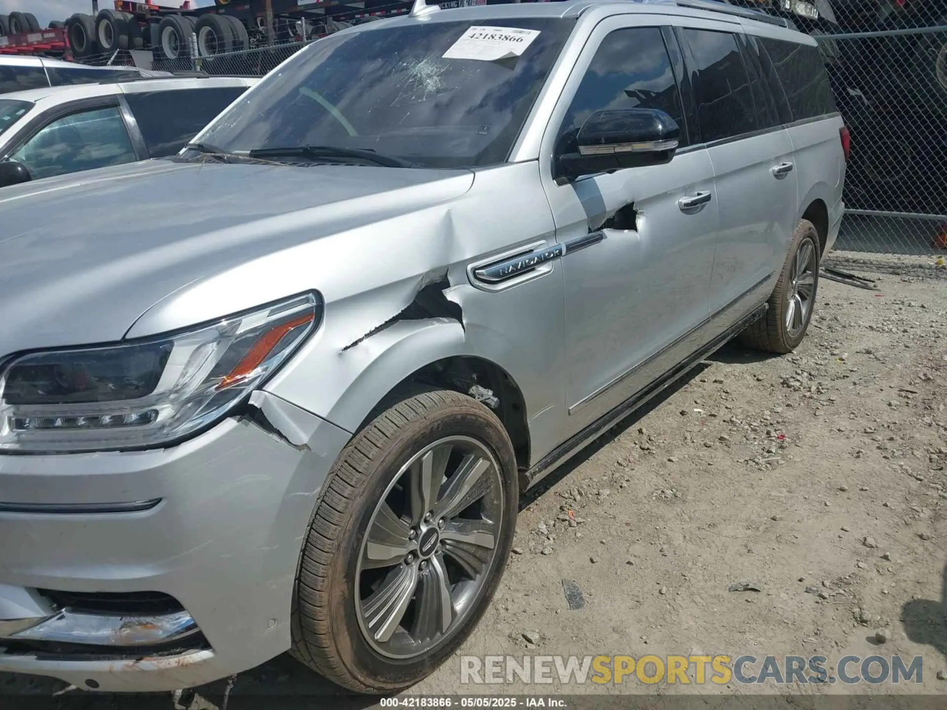 6 Photograph of a damaged car 5LMJJ3LT9KEL04872 LINCOLN NAVIGATOR L 2019