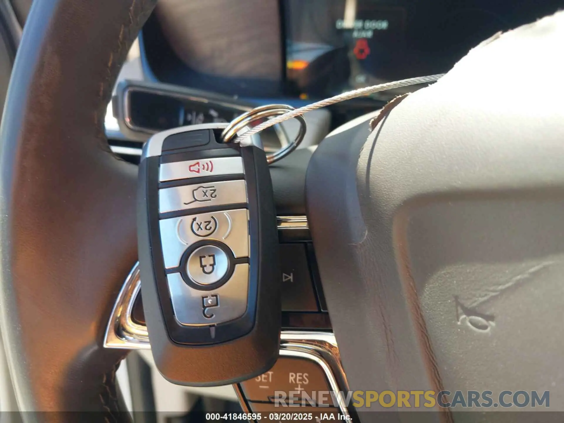 11 Photograph of a damaged car 5LMJJ3LT9KEL16780 LINCOLN NAVIGATOR L 2019