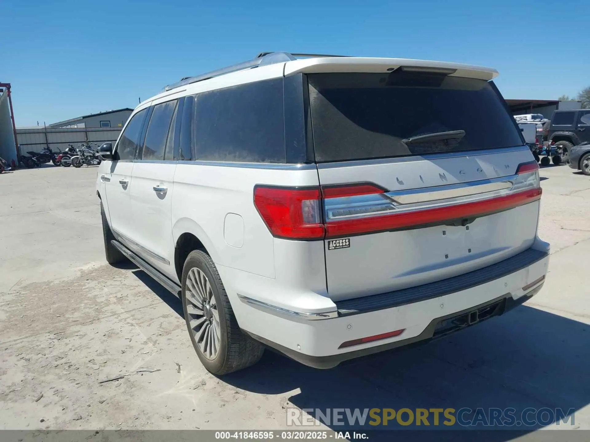 3 Photograph of a damaged car 5LMJJ3LT9KEL16780 LINCOLN NAVIGATOR L 2019