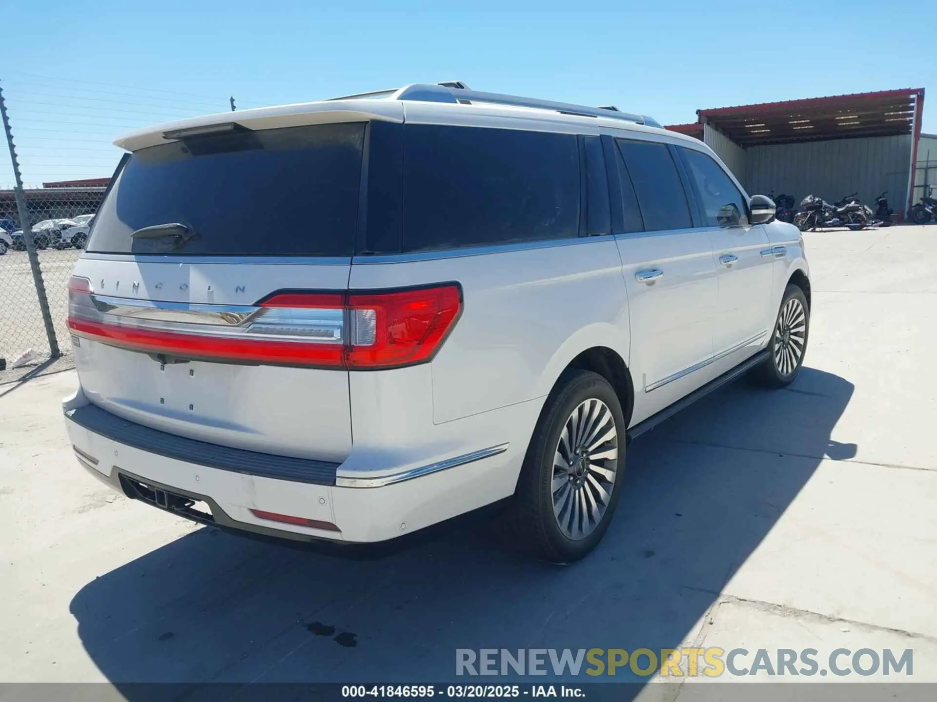 4 Photograph of a damaged car 5LMJJ3LT9KEL16780 LINCOLN NAVIGATOR L 2019