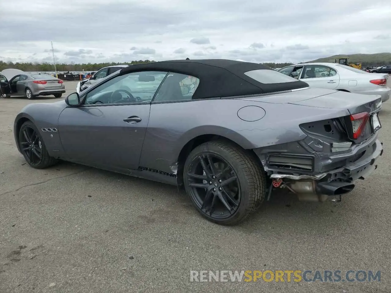 2 Photograph of a damaged car ZAM45VMA4K0315806 MASERATI ALL MODELS 2019