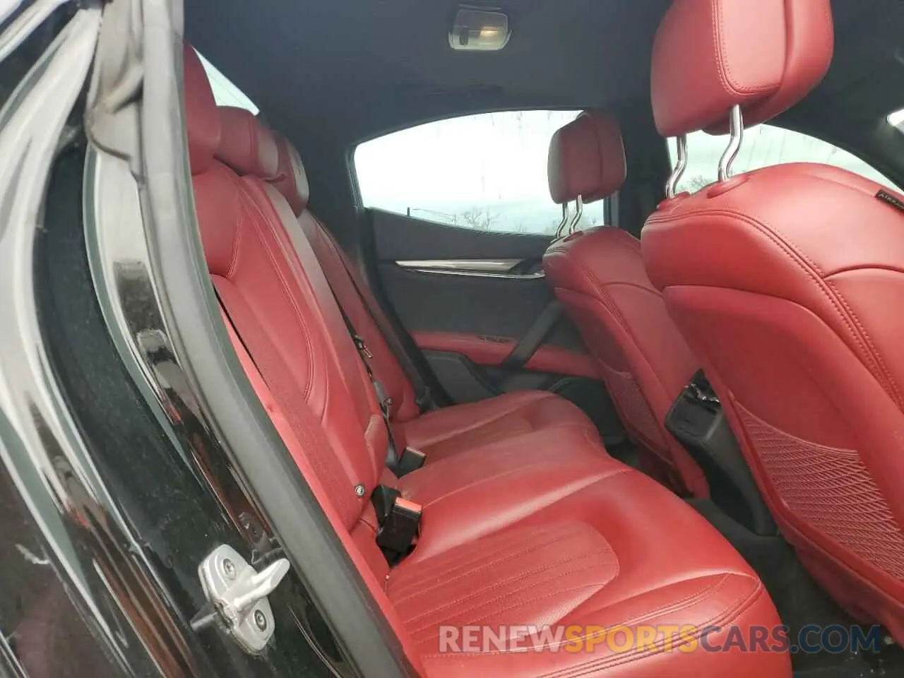 10 Photograph of a damaged car ZAM57XSA4K1324951 MASERATI ALL MODELS 2019