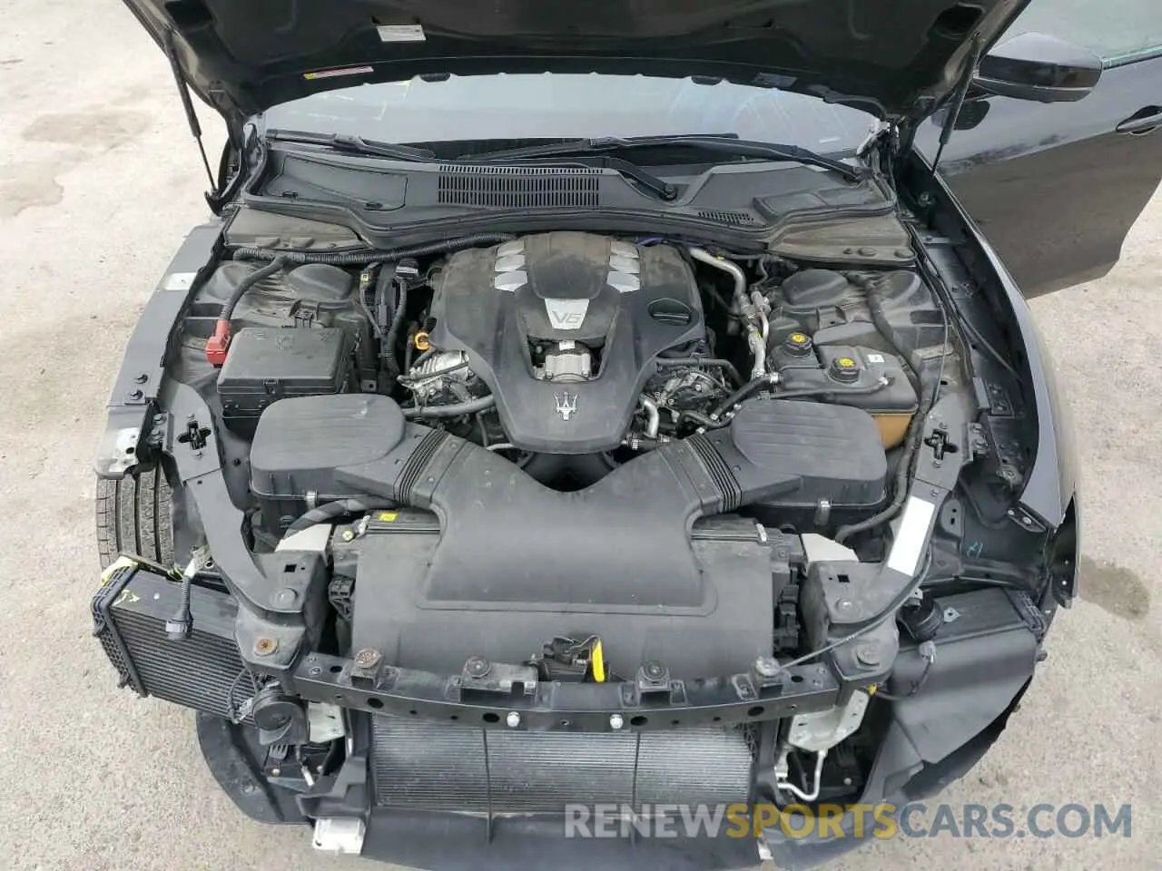 11 Photograph of a damaged car ZAM57XSA4K1324951 MASERATI ALL MODELS 2019