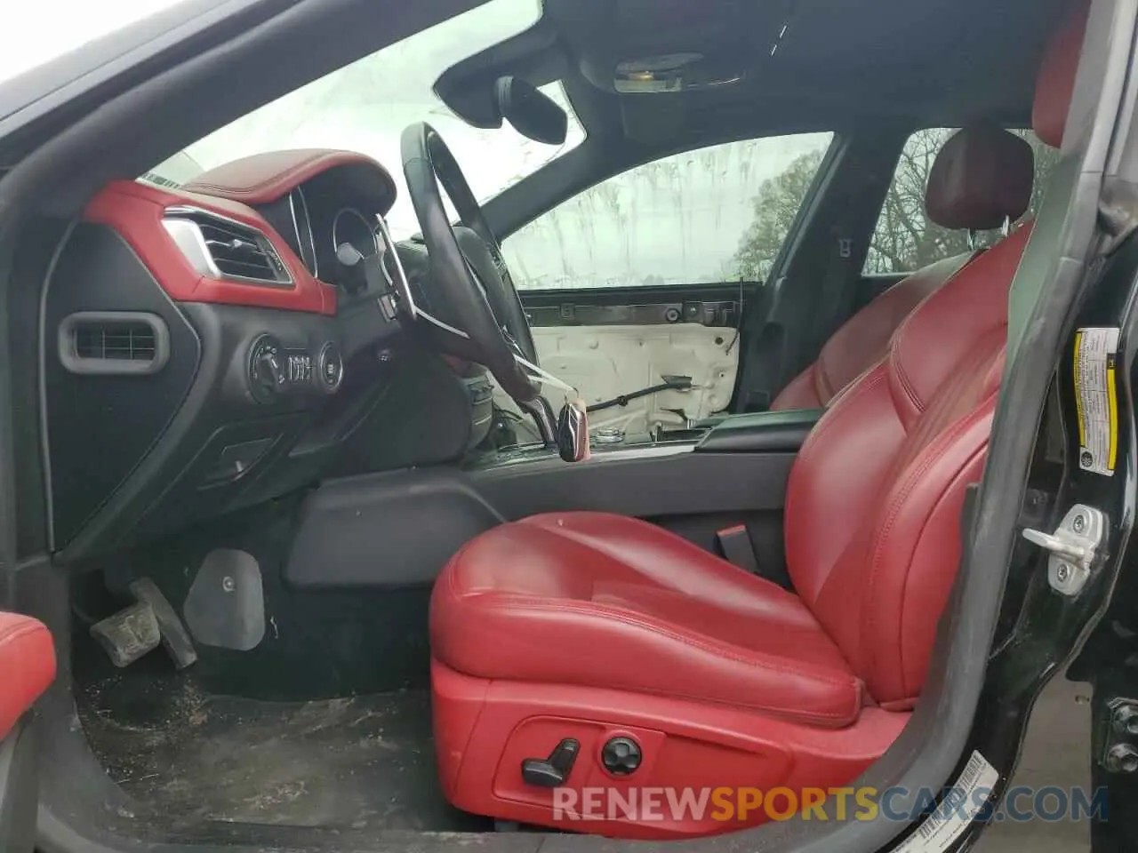 7 Photograph of a damaged car ZAM57XSA4K1324951 MASERATI ALL MODELS 2019