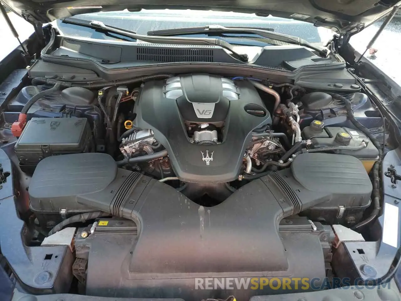 11 Photograph of a damaged car ZAM57XSA5K1328314 MASERATI ALL MODELS 2019