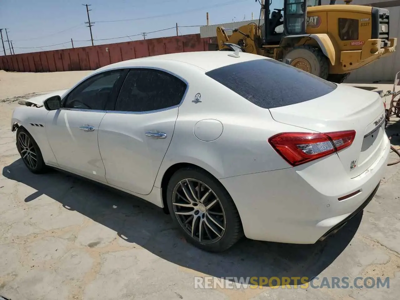 2 Photograph of a damaged car ZAM57XSAXK1310133 MASERATI ALL MODELS 2019