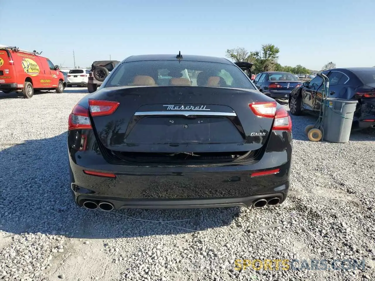 6 Photograph of a damaged car ZAM57XSAXK1334710 MASERATI ALL MODELS 2019