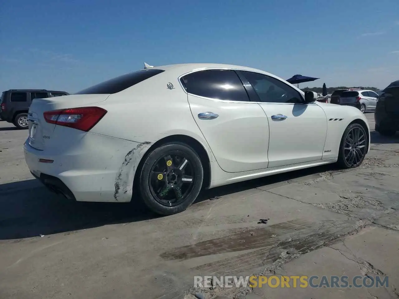 3 Photograph of a damaged car ZAM57XSS3K1319202 MASERATI ALL MODELS 2019