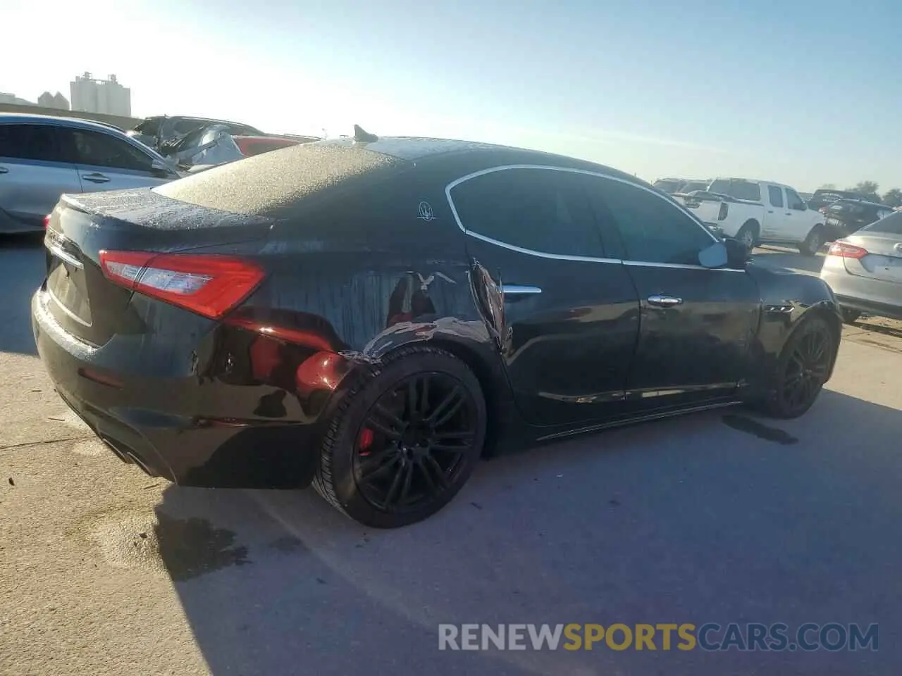 3 Photograph of a damaged car ZAM57XSS4K1311304 MASERATI ALL MODELS 2019