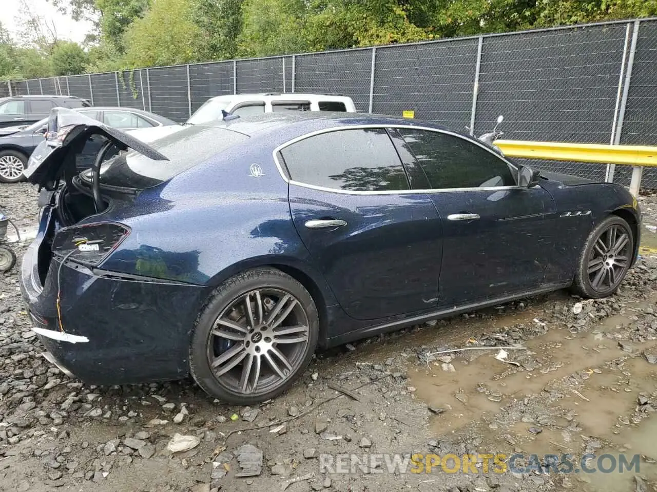 3 Photograph of a damaged car ZAM57YSA5K1315147 MASERATI ALL MODELS 2019