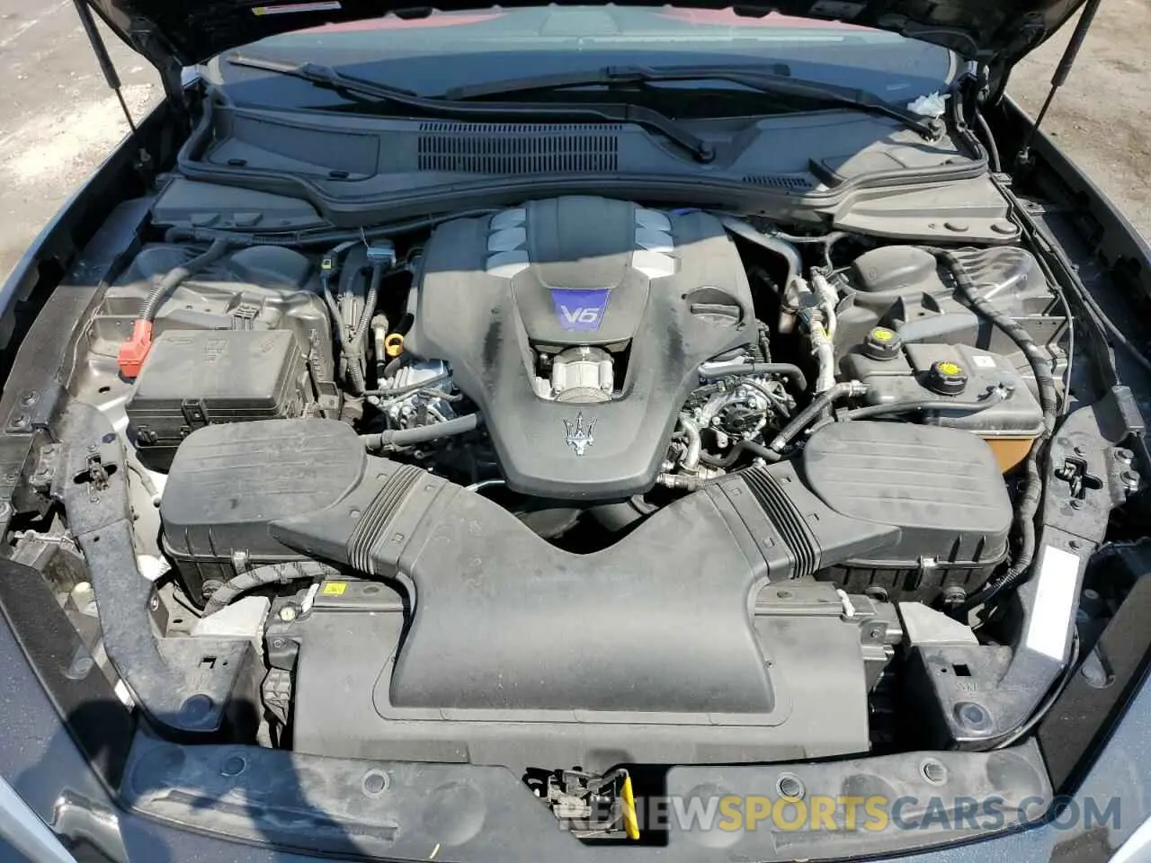 11 Photograph of a damaged car ZAM57YSL2K1320159 MASERATI ALL MODELS 2019