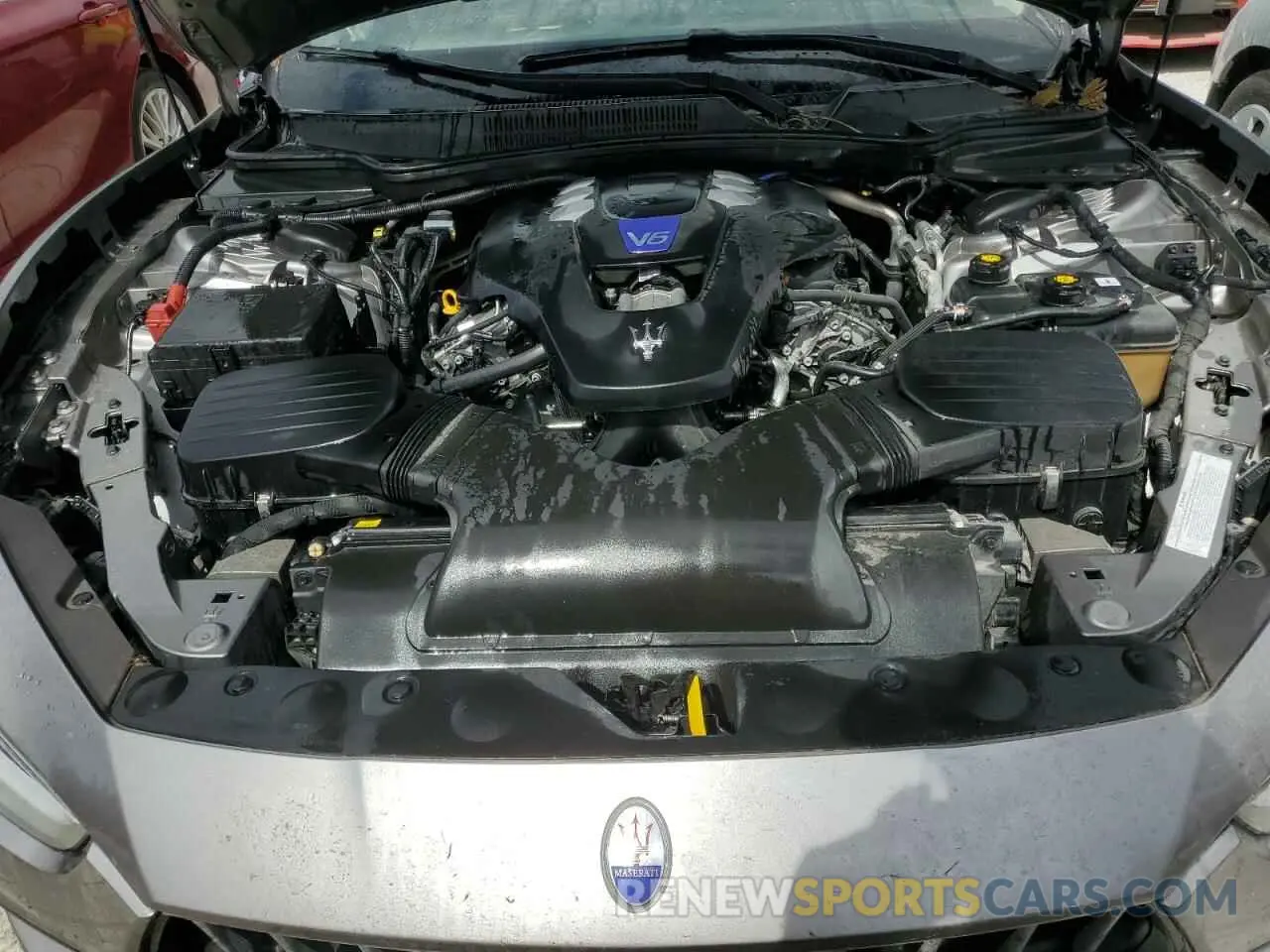 11 Photograph of a damaged car ZAM57YSSXK1338528 MASERATI ALL MODELS 2019