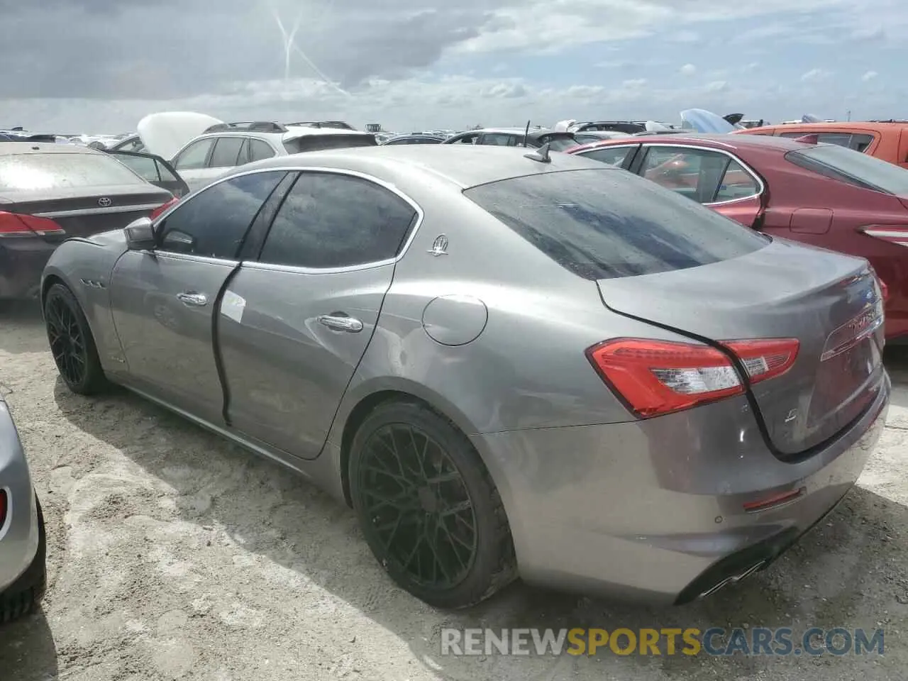 2 Photograph of a damaged car ZAM57YSSXK1338528 MASERATI ALL MODELS 2019
