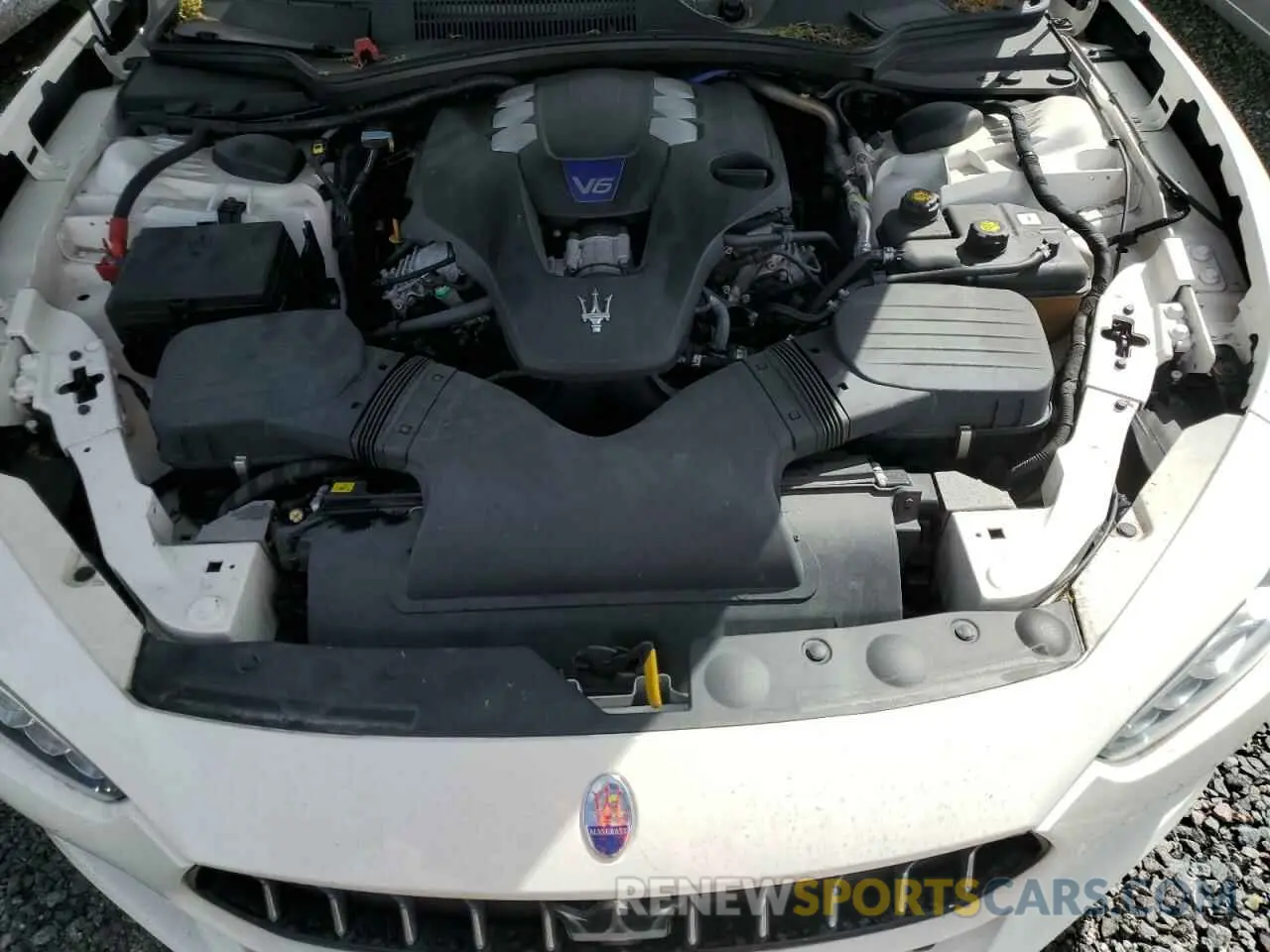 11 Photograph of a damaged car ZAM57YTAXK1338440 MASERATI ALL MODELS 2019