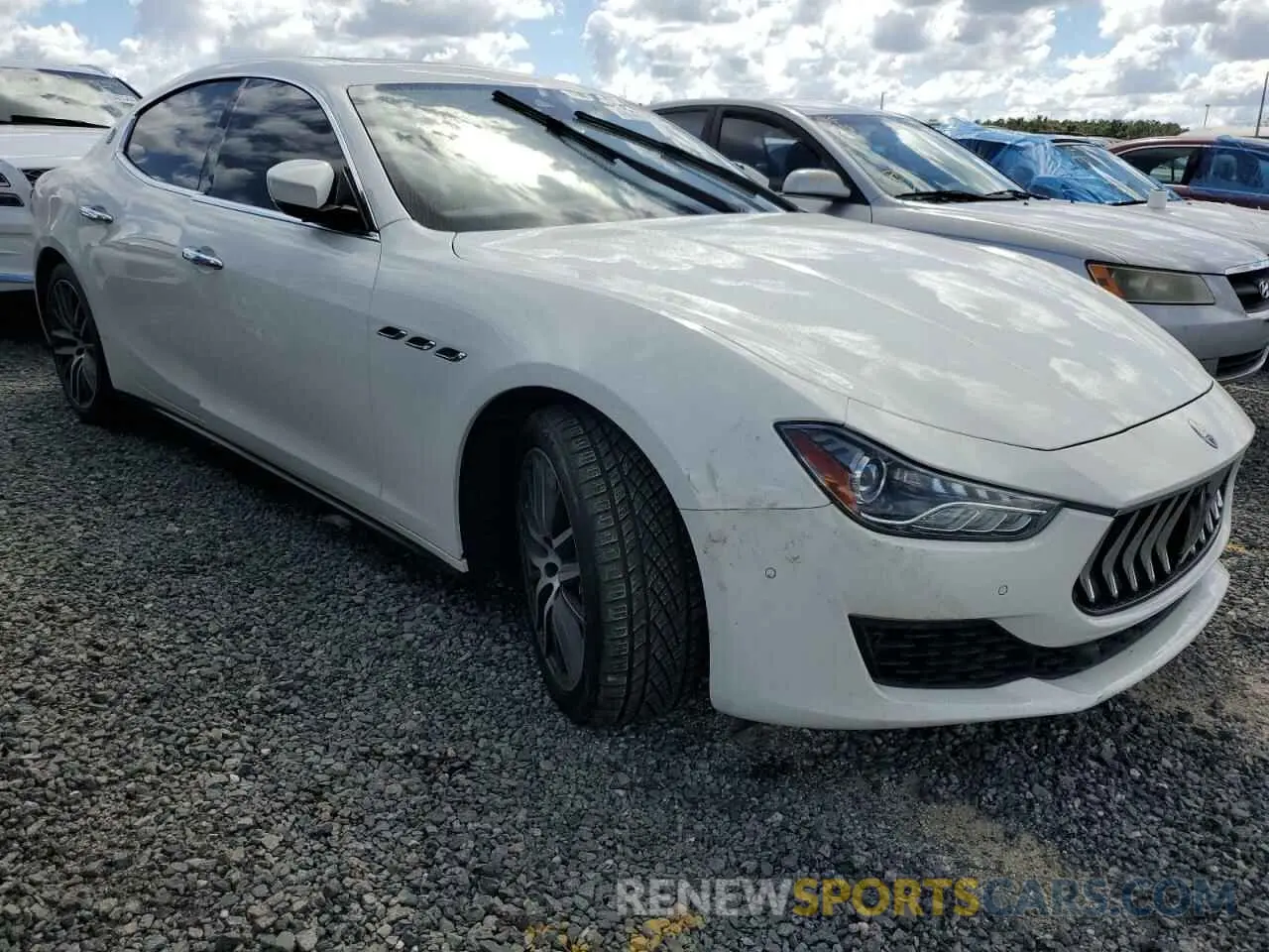 4 Photograph of a damaged car ZAM57YTAXK1338440 MASERATI ALL MODELS 2019