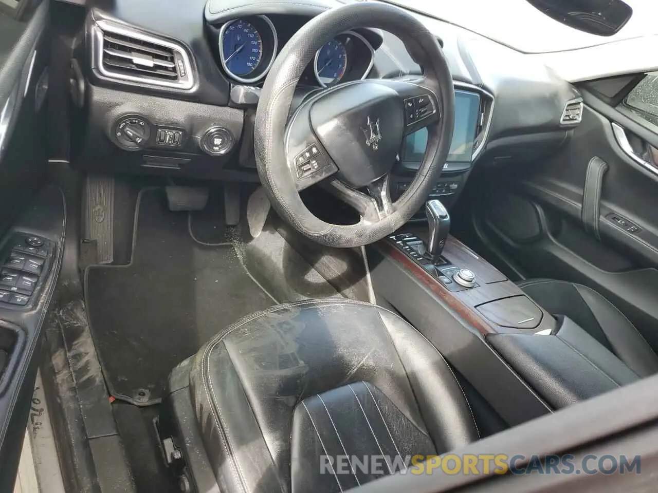 8 Photograph of a damaged car ZAM57YTAXK1338440 MASERATI ALL MODELS 2019
