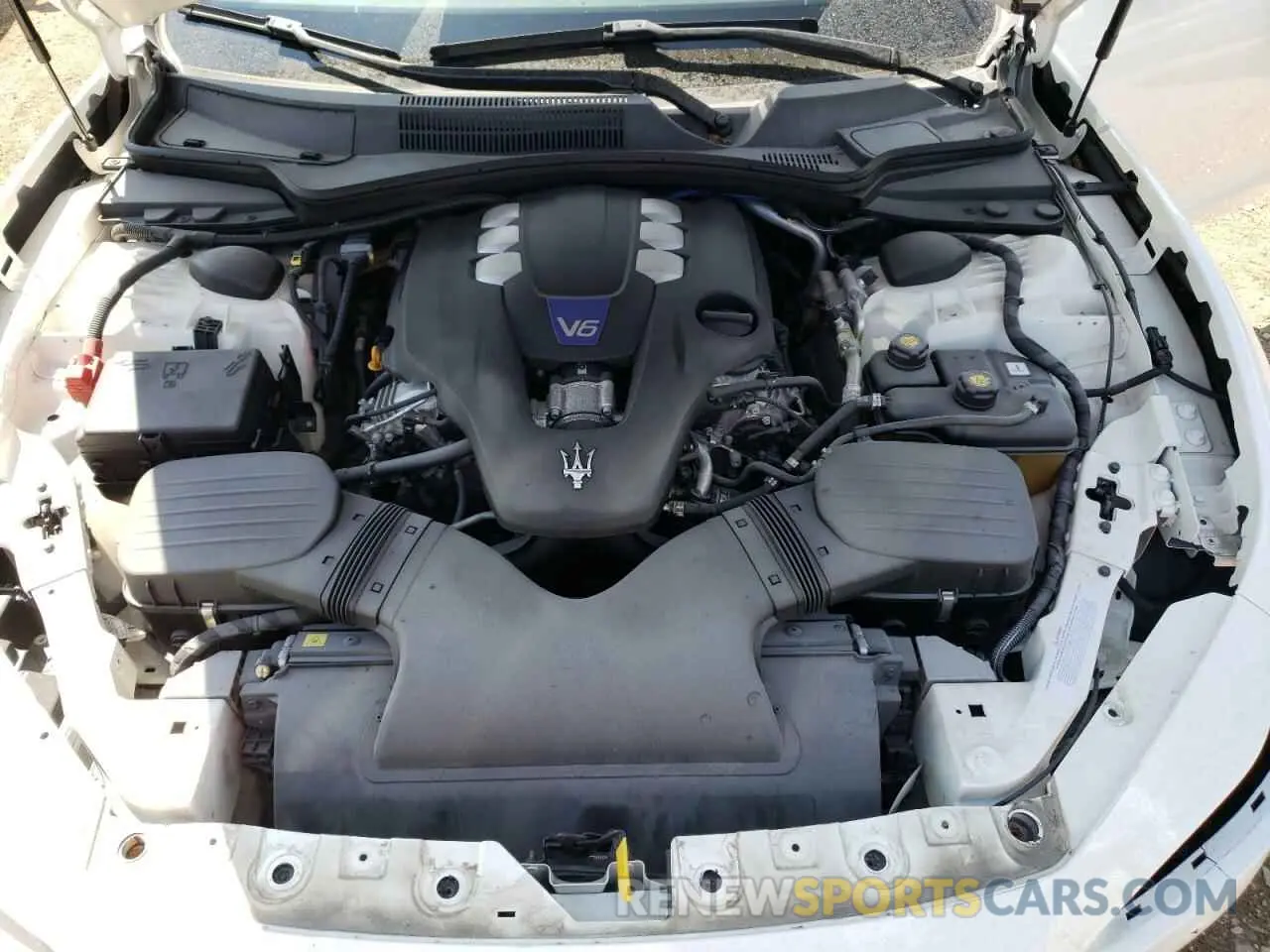 11 Photograph of a damaged car ZAM57YTL4K1312711 MASERATI ALL MODELS 2019