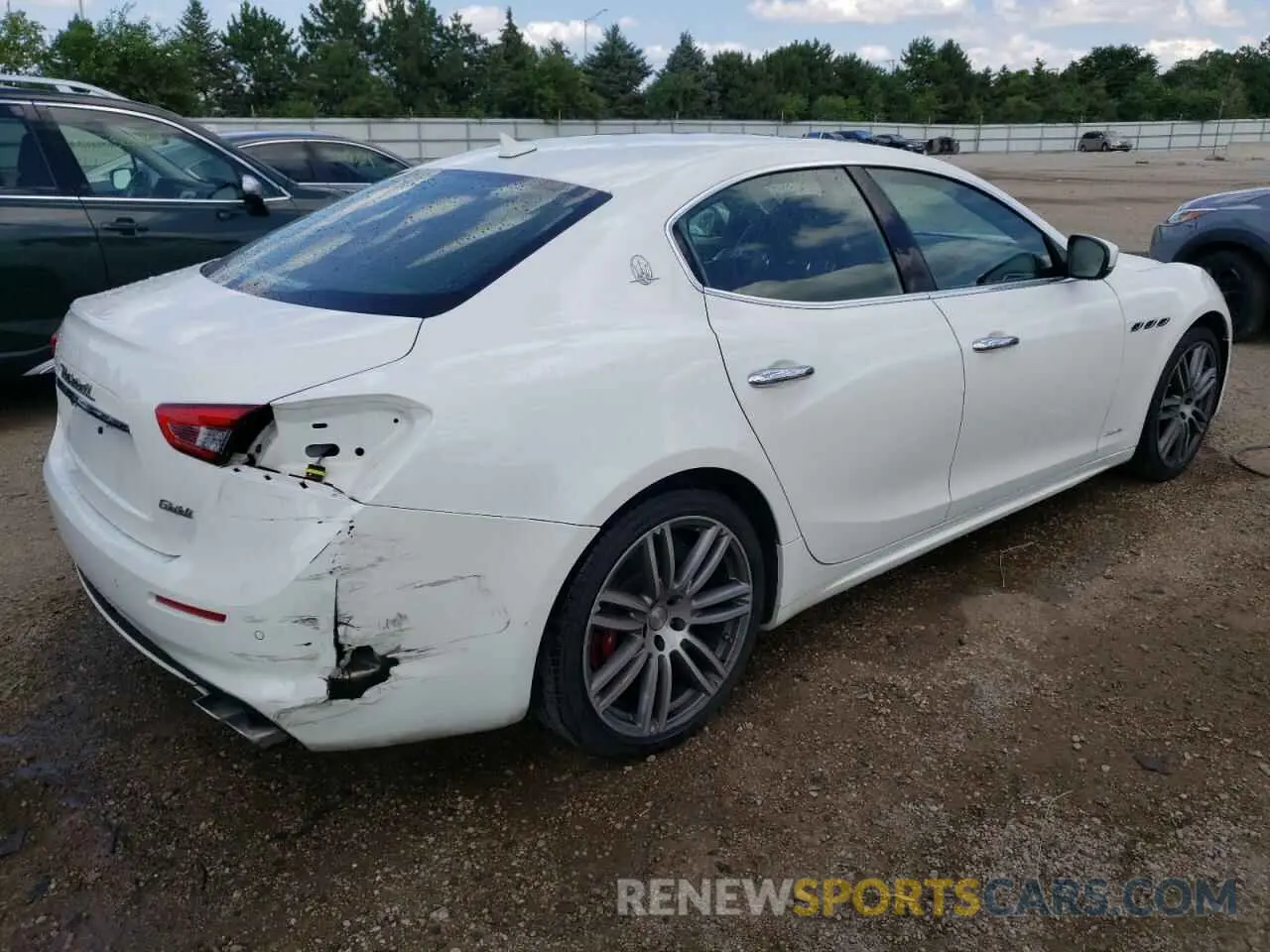 3 Photograph of a damaged car ZAM57YTL4K1312711 MASERATI ALL MODELS 2019
