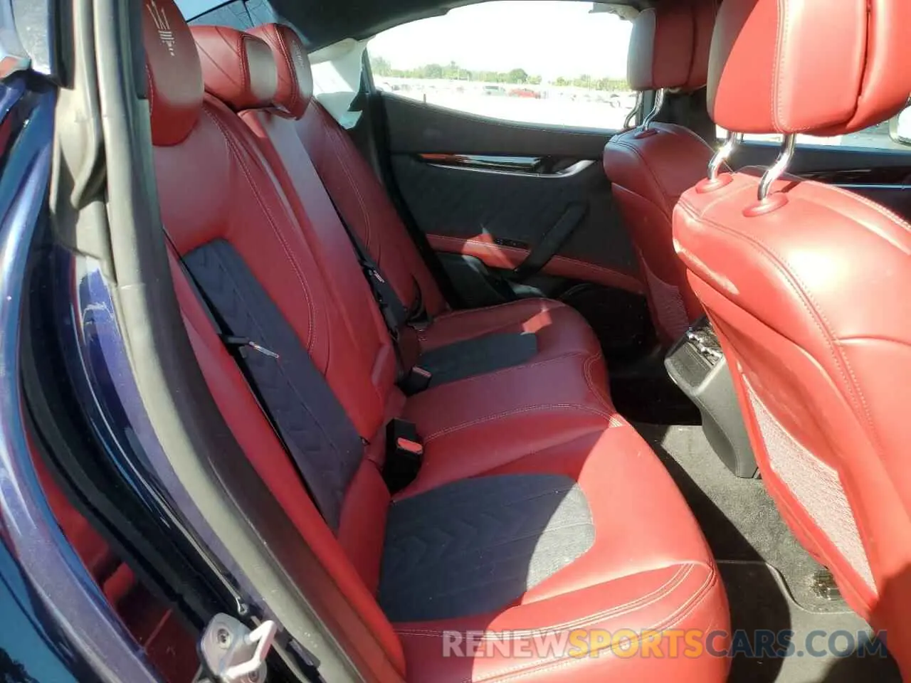 10 Photograph of a damaged car ZAM57YTLXK1314852 MASERATI ALL MODELS 2019