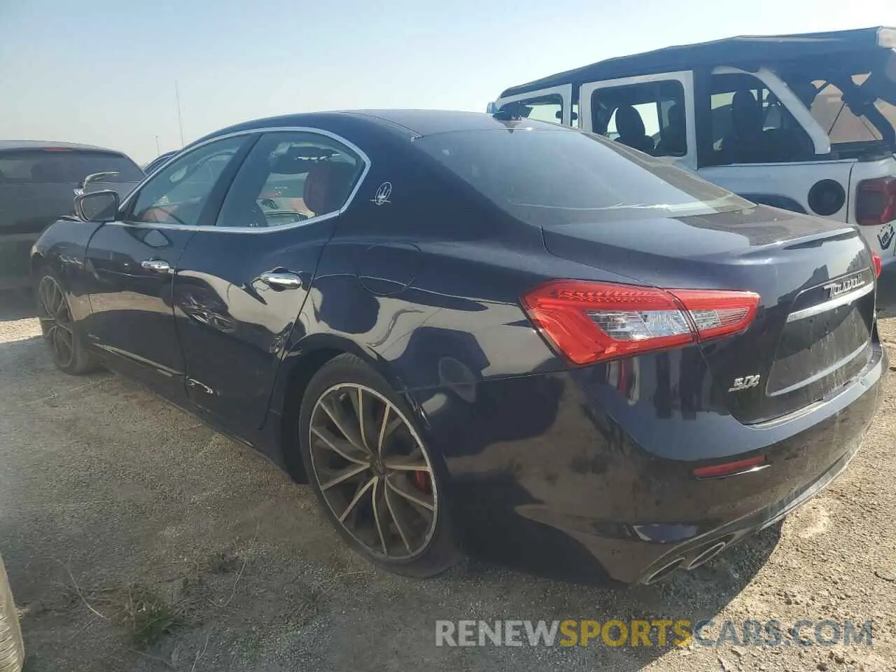 2 Photograph of a damaged car ZAM57YTLXK1314852 MASERATI ALL MODELS 2019