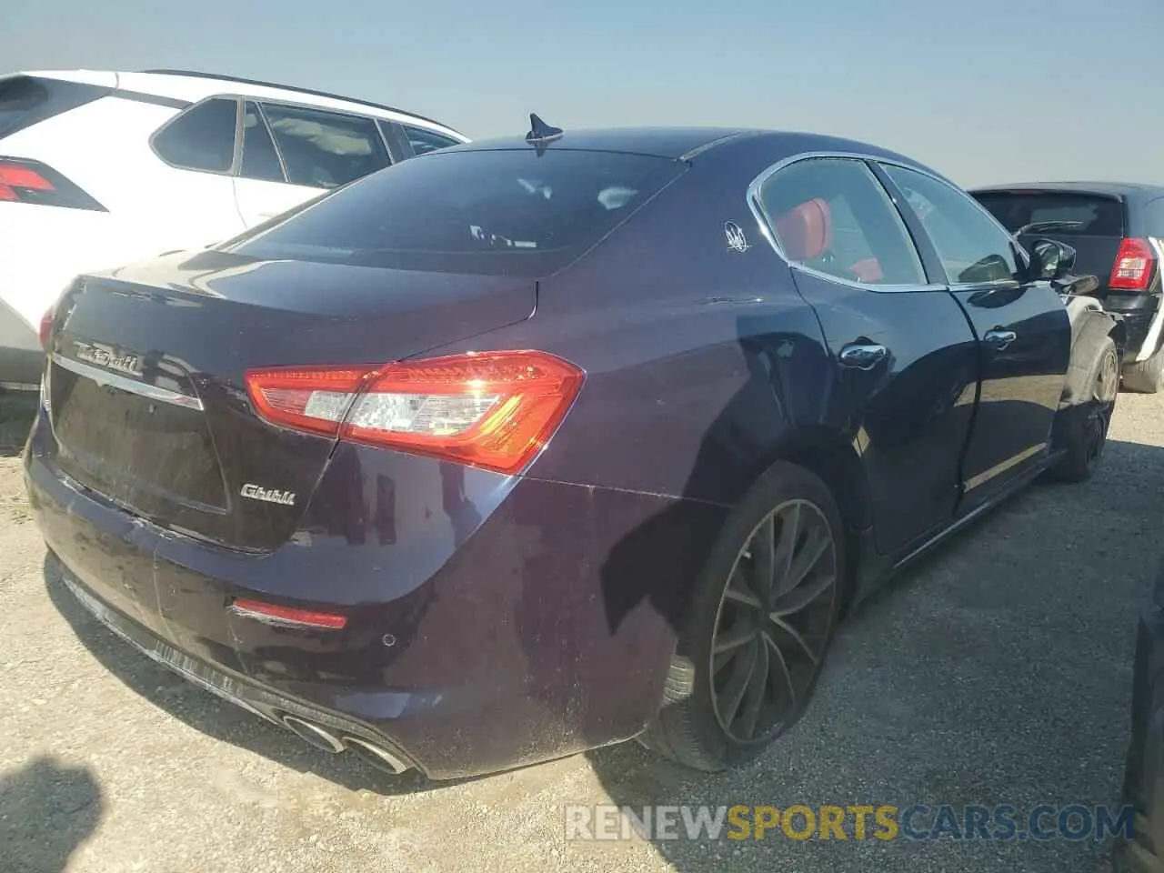 3 Photograph of a damaged car ZAM57YTLXK1314852 MASERATI ALL MODELS 2019