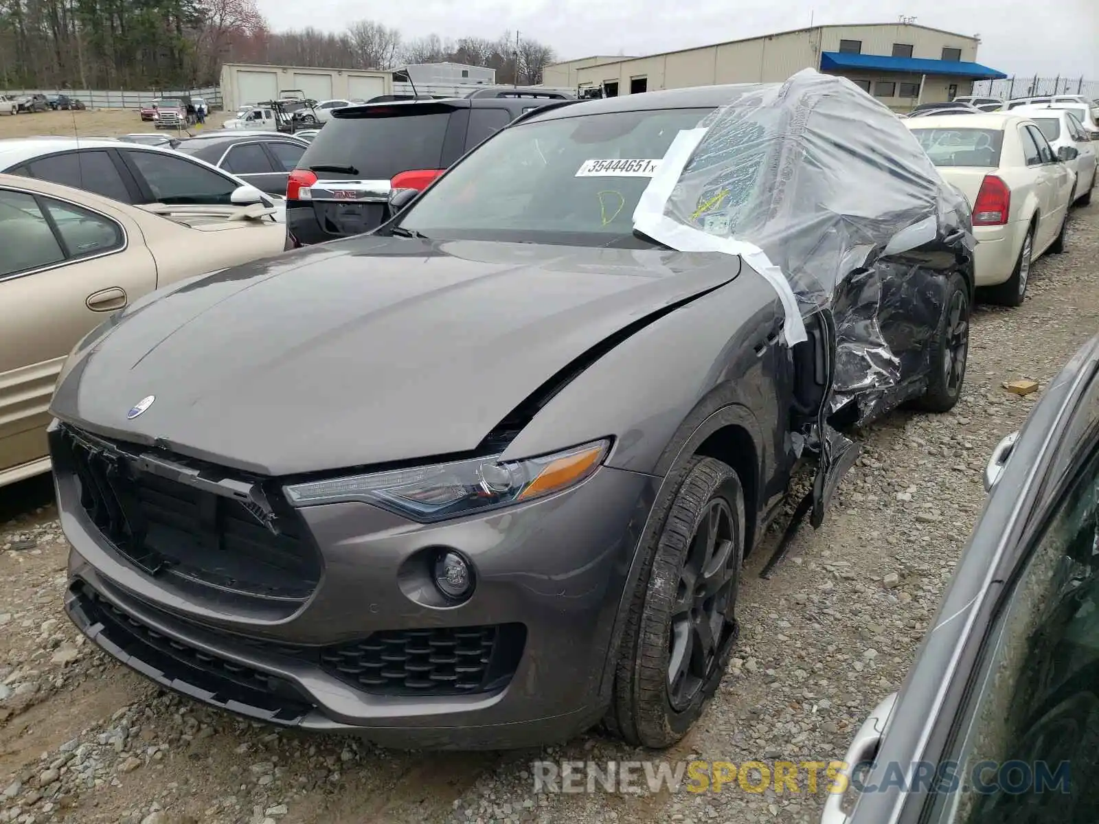 2 Photograph of a damaged car ZN661XUA0KX329650 MASERATI ALL MODELS 2019