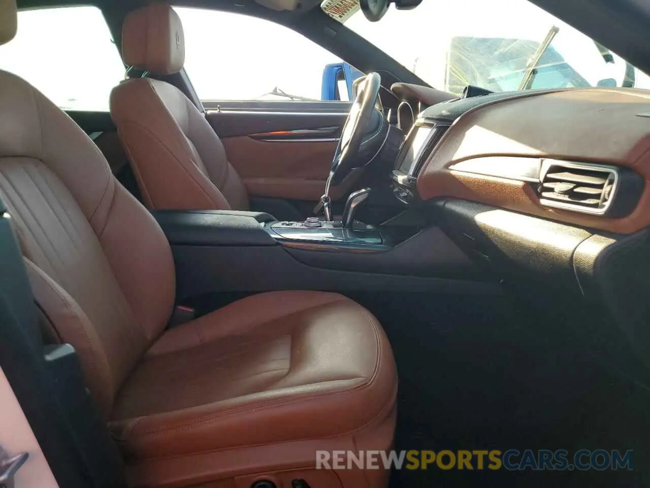 5 Photograph of a damaged car ZN661XUA1KX328037 MASERATI ALL MODELS 2019