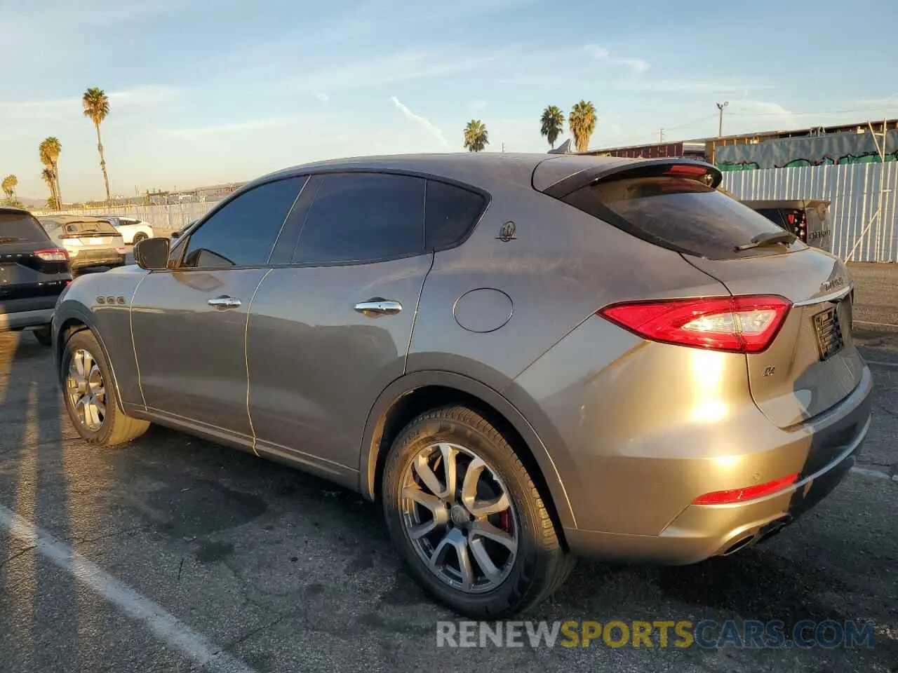 2 Photograph of a damaged car ZN661XUA3KX322627 MASERATI ALL MODELS 2019