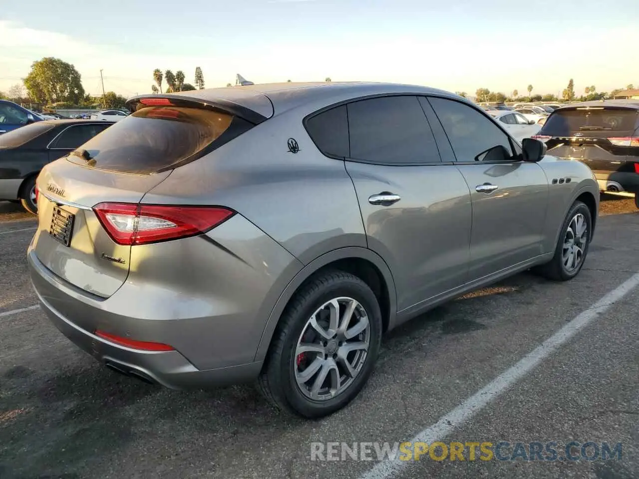 3 Photograph of a damaged car ZN661XUA3KX322627 MASERATI ALL MODELS 2019