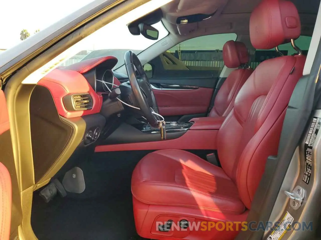 7 Photograph of a damaged car ZN661XUA3KX322627 MASERATI ALL MODELS 2019