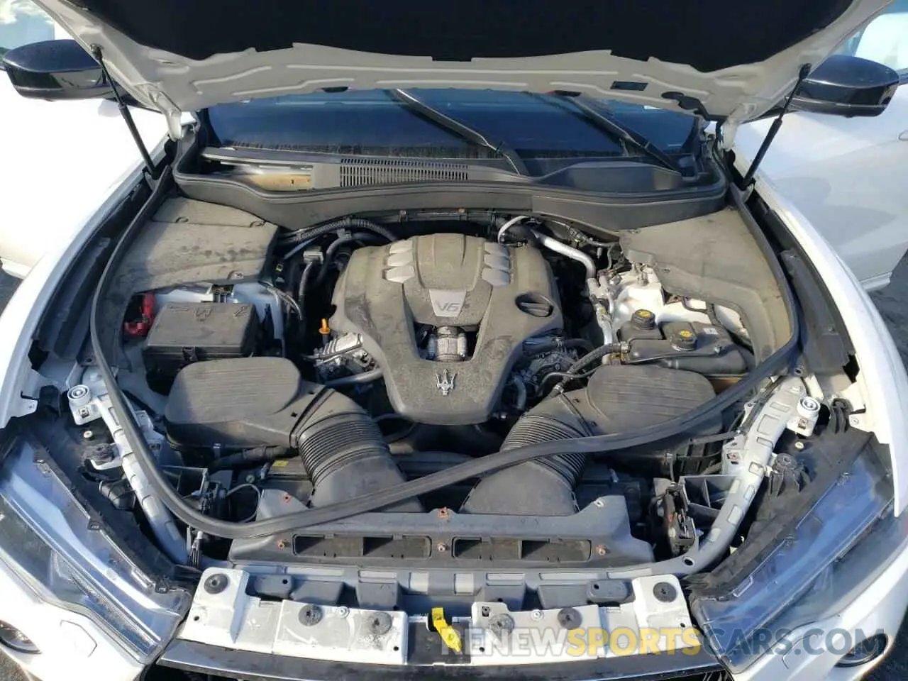 12 Photograph of a damaged car ZN661XUS9KX328117 MASERATI ALL MODELS 2019