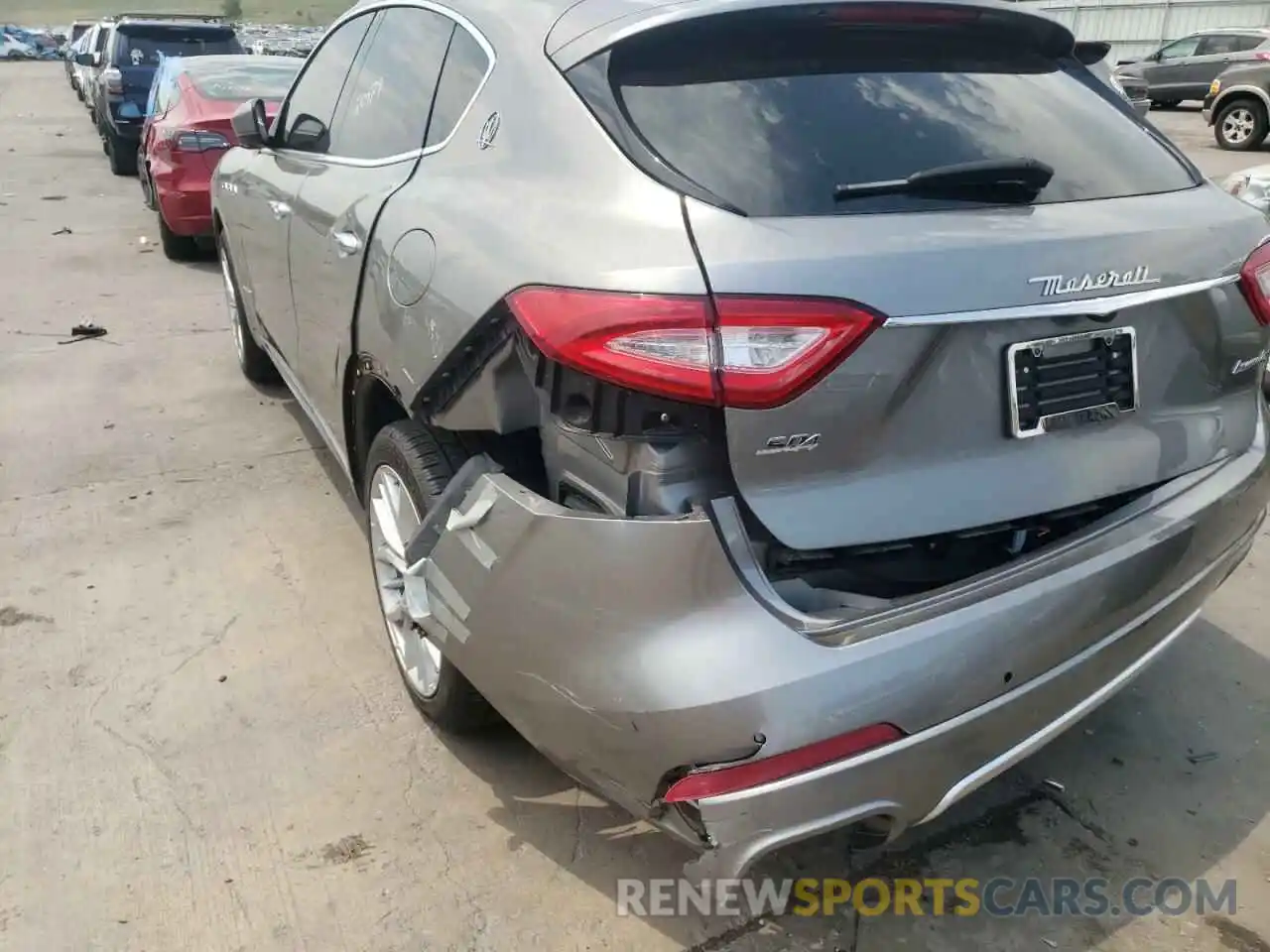 9 Photograph of a damaged car ZN661YUL5KX316853 MASERATI ALL MODELS 2019