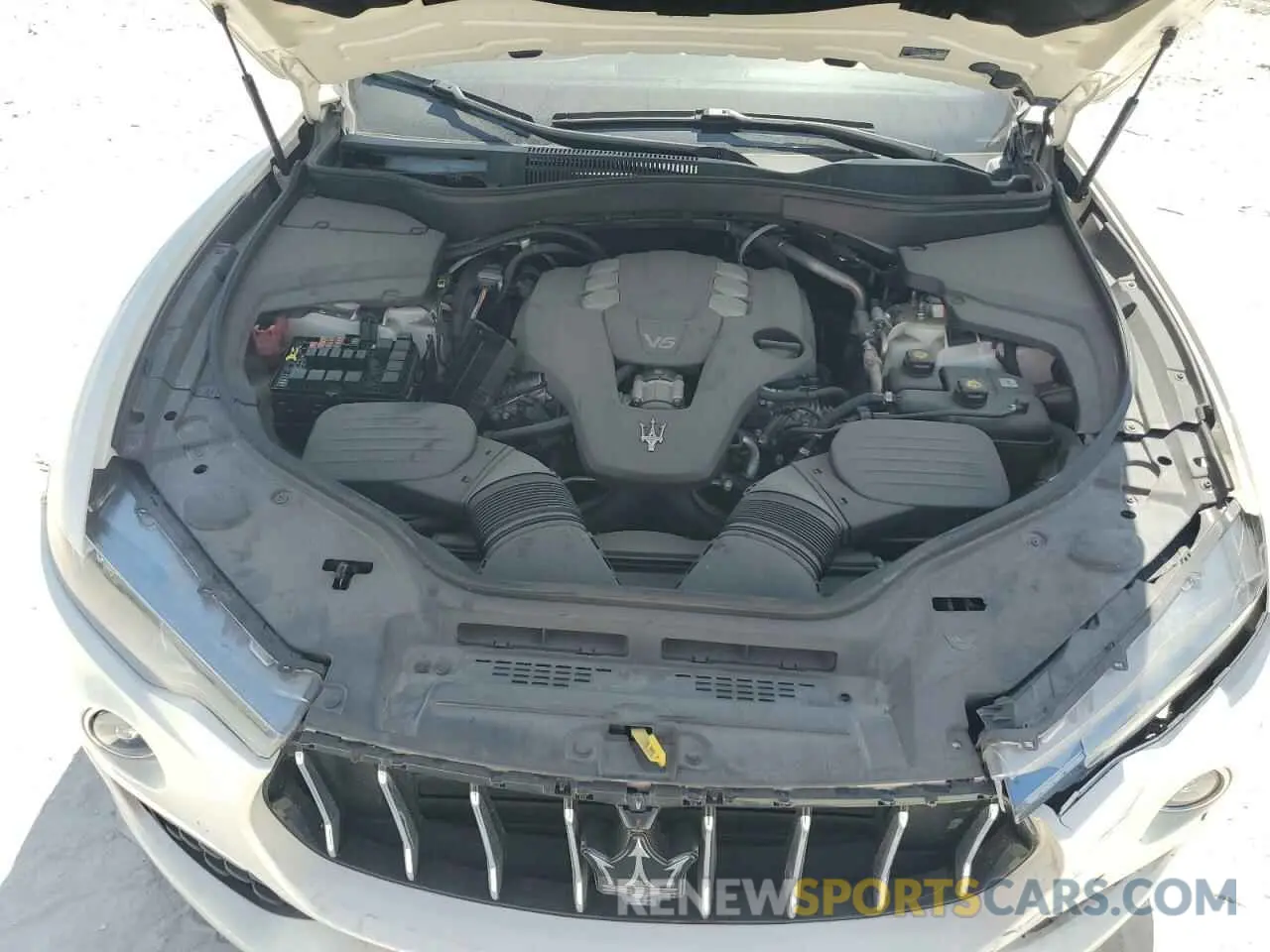 12 Photograph of a damaged car ZN661YUL7KX310553 MASERATI ALL MODELS 2019