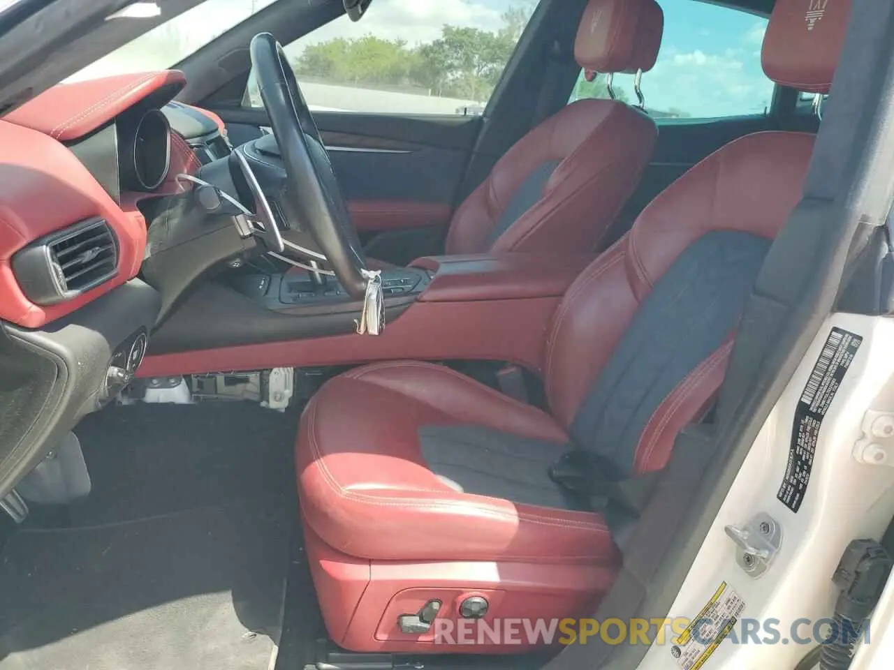 7 Photograph of a damaged car ZN661YUL7KX310553 MASERATI ALL MODELS 2019