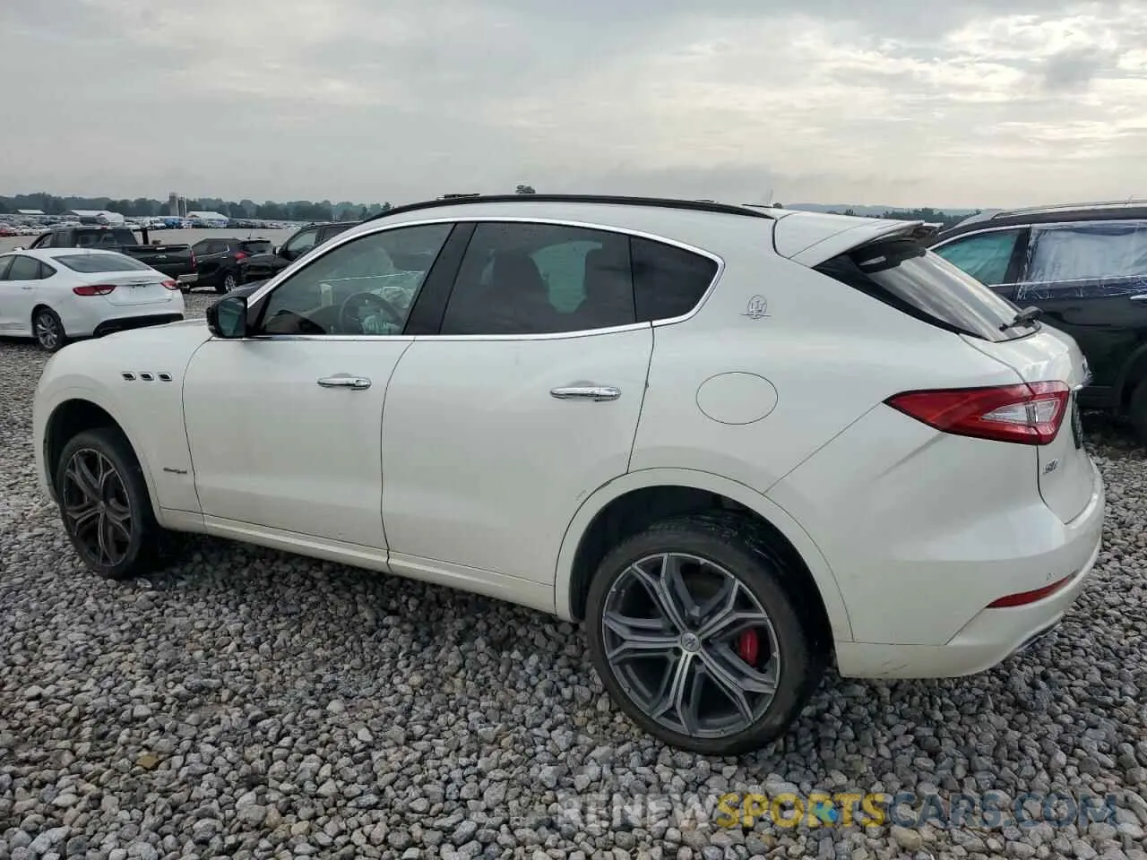 2 Photograph of a damaged car ZN661YUS6KX316657 MASERATI ALL MODELS 2019