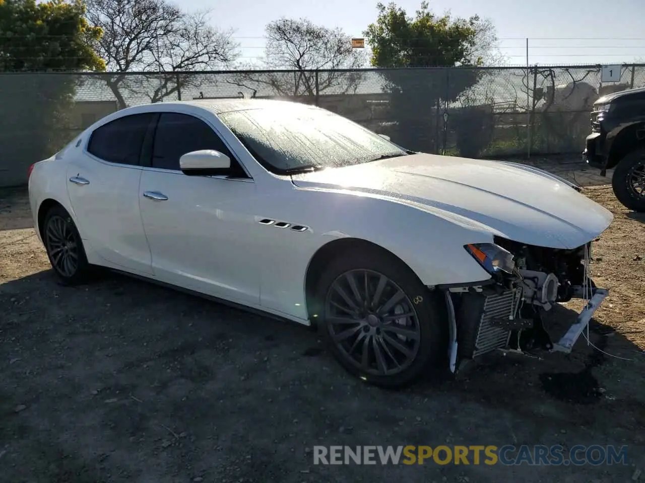 4 Photograph of a damaged car ZAM57XSA1L1344477 MASERATI ALL MODELS 2020