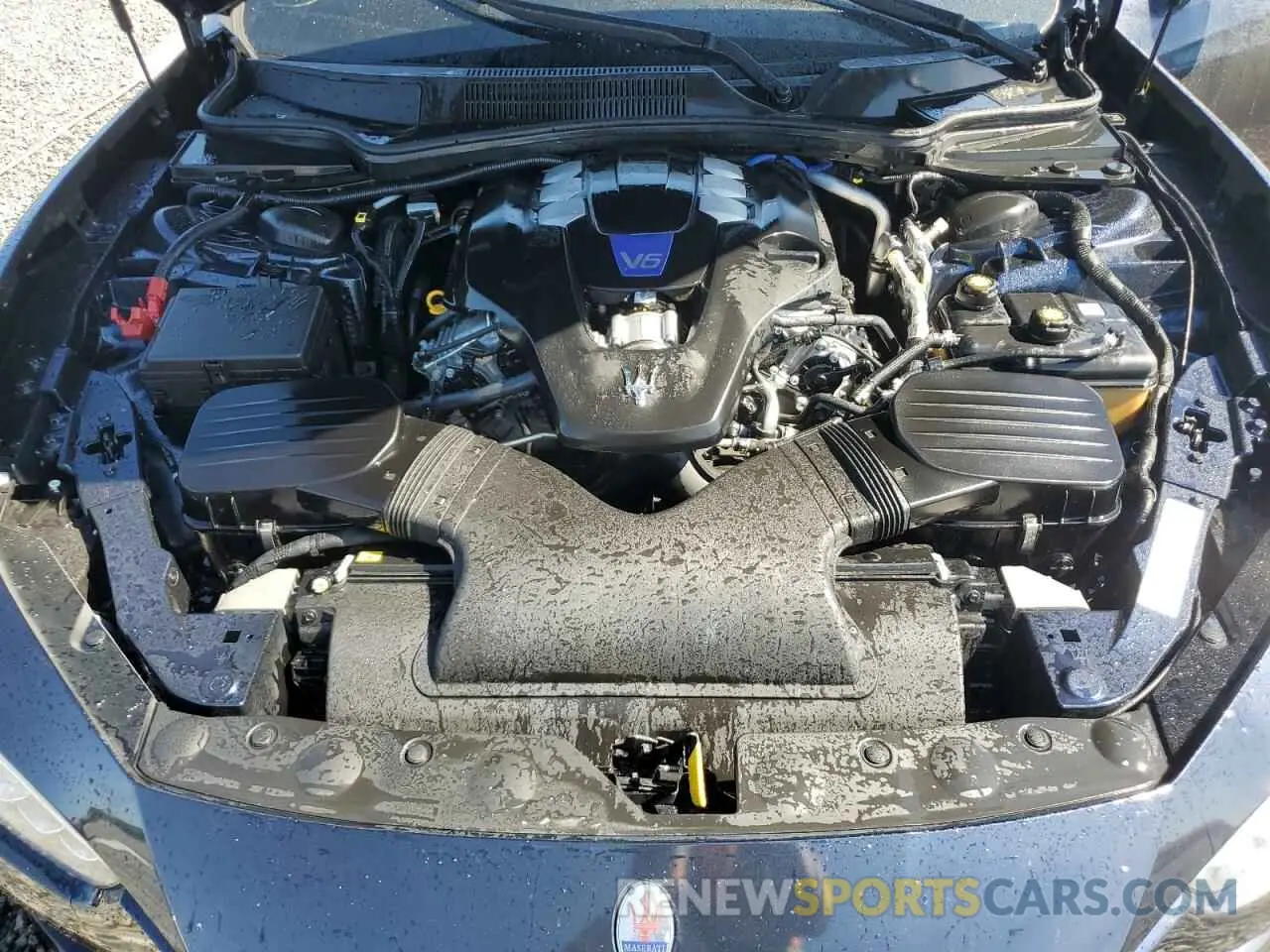 11 Photograph of a damaged car ZAM57YSAXL1349232 MASERATI ALL MODELS 2020